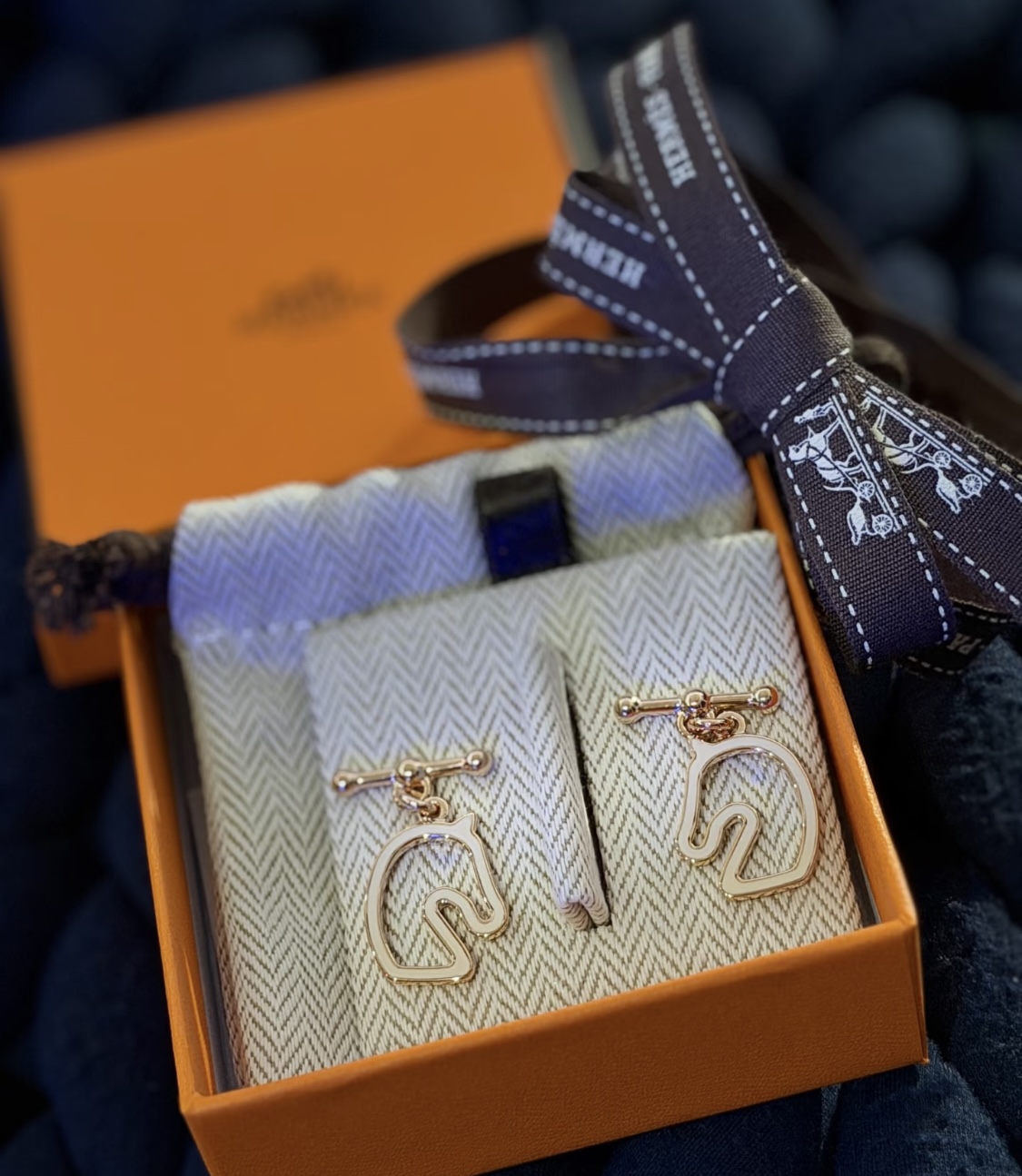 Hermès 精工版本 爱马仕耳钉 马头耳钉 银针 亚金材质