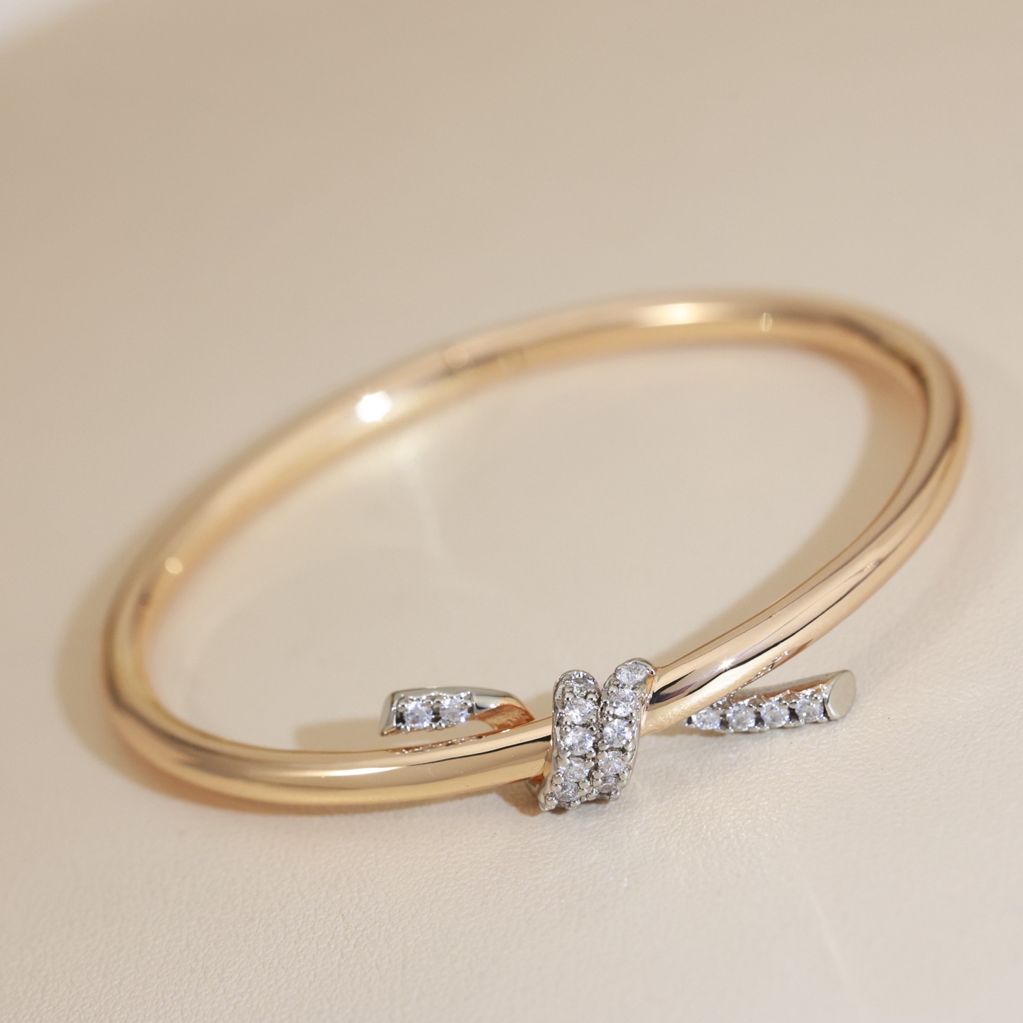 Tiffany & Co. 新款Tiffany 绳结手镯 亚金材质 带 logo 电镀18k金 厚金电镀 Tiffany手镯