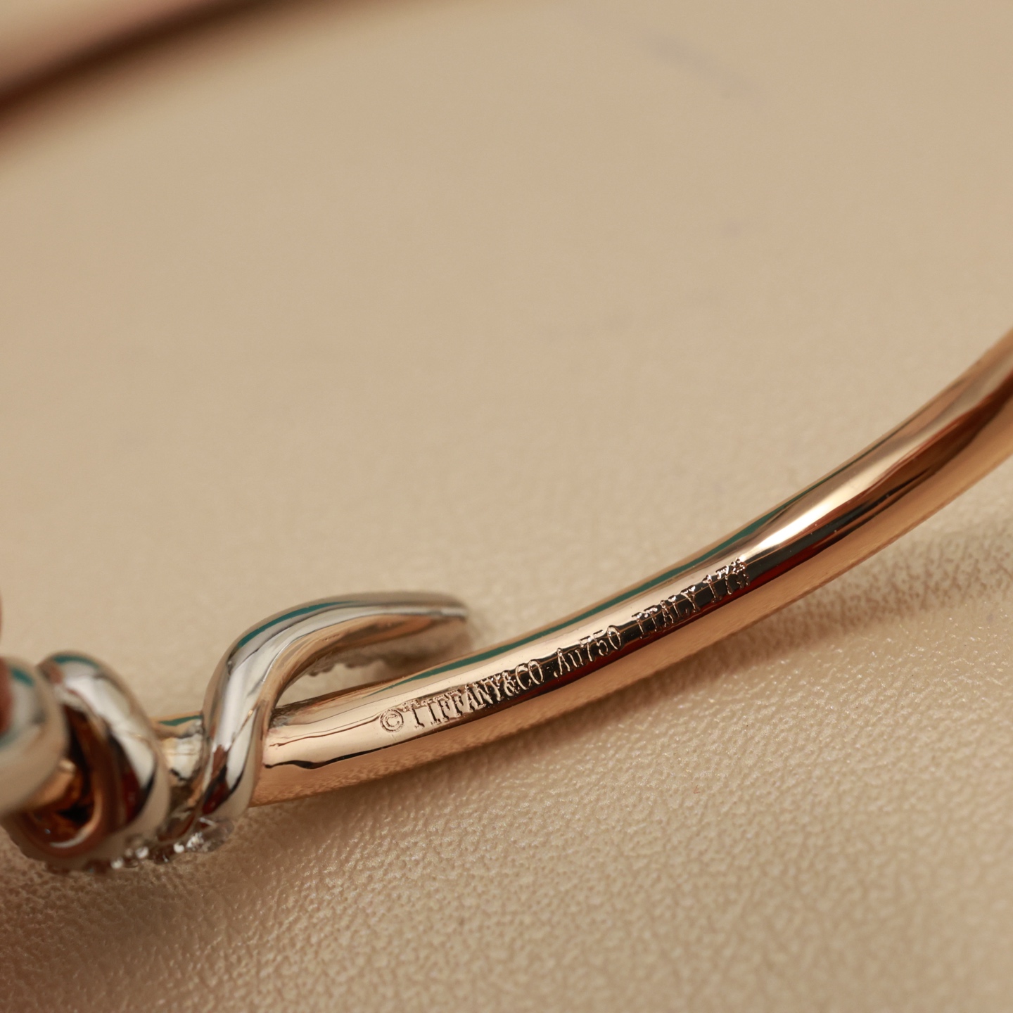 Tiffany & Co. 新款Tiffany 绳结手镯 亚金材质 带 logo 电镀18k金 厚金电镀 Tiffany手镯