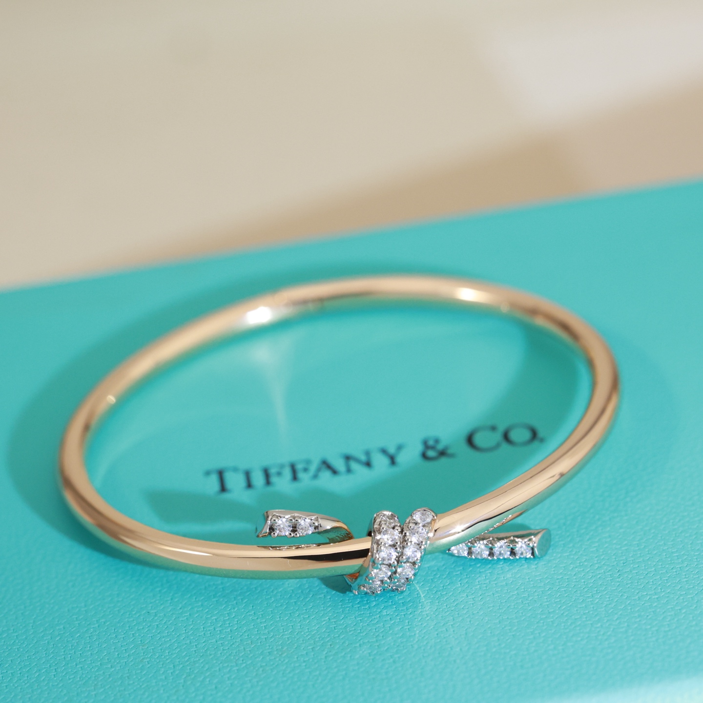 Tiffany & Co. 新款Tiffany 绳结手镯 亚金材质 带 logo 电镀18k金 厚金电镀 Tiffany手镯