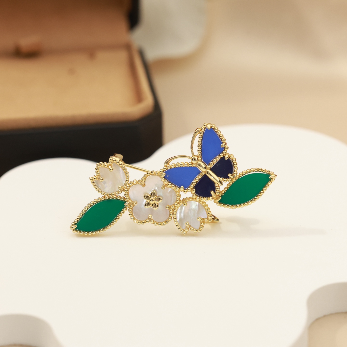 精工版本👼】蝴蝶胸针 亚金材质，带logo 🌺Vca胸针 🦋蓝蝴蝶梅花胸针💕💕贵气、又温柔、比四叶草更夺