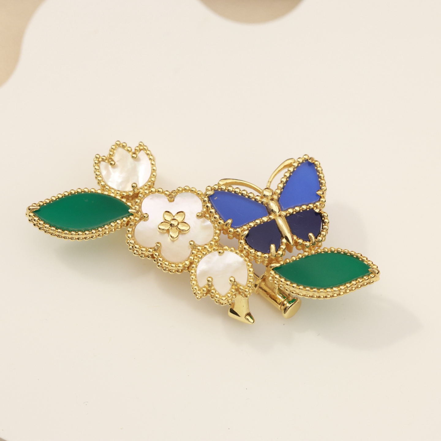 精工版本👼】蝴蝶胸针 亚金材质，带logo 🌺Vca胸针 🦋蓝蝴蝶梅花胸针💕💕贵气、又温柔、比四叶草更夺