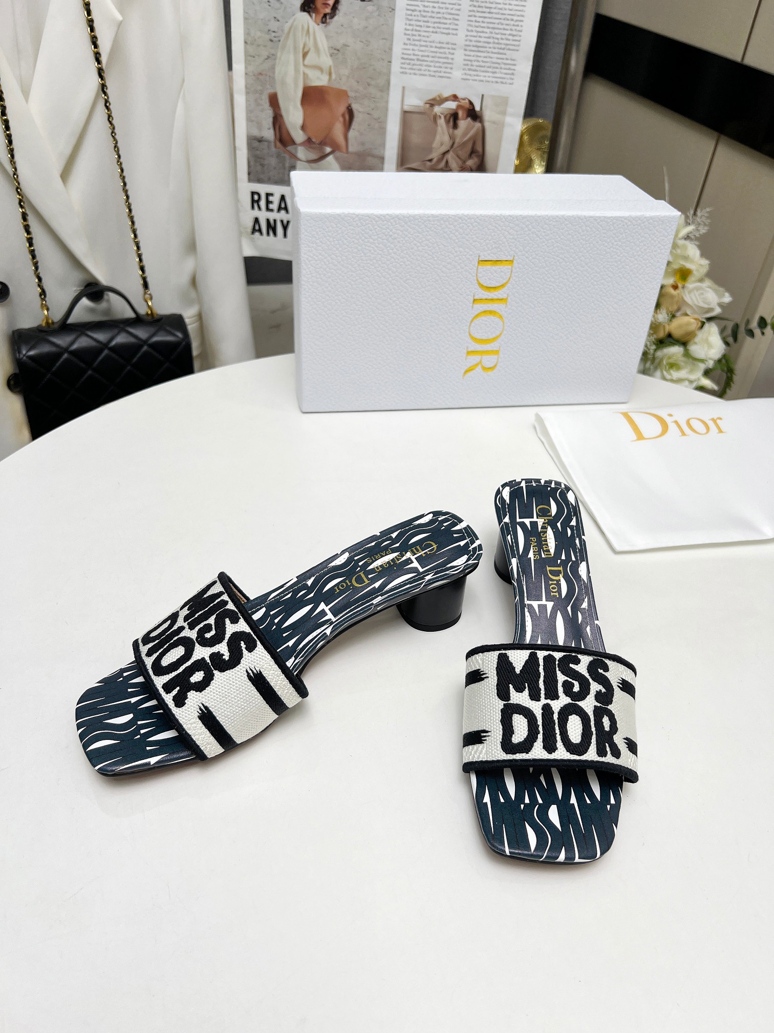 NO:236670,Dior women's old-fashioned embroidered slippers Heel height 4.5cm 11 colors optional size 35-42, genuine leather sole, slippers, dior, slippers19860909迪奥女士老花刺绣拖鞋 跟高 4.5cm 11色任选 码数35-42,,真皮底,拖鞋,dior,slippers,Women's Shoes