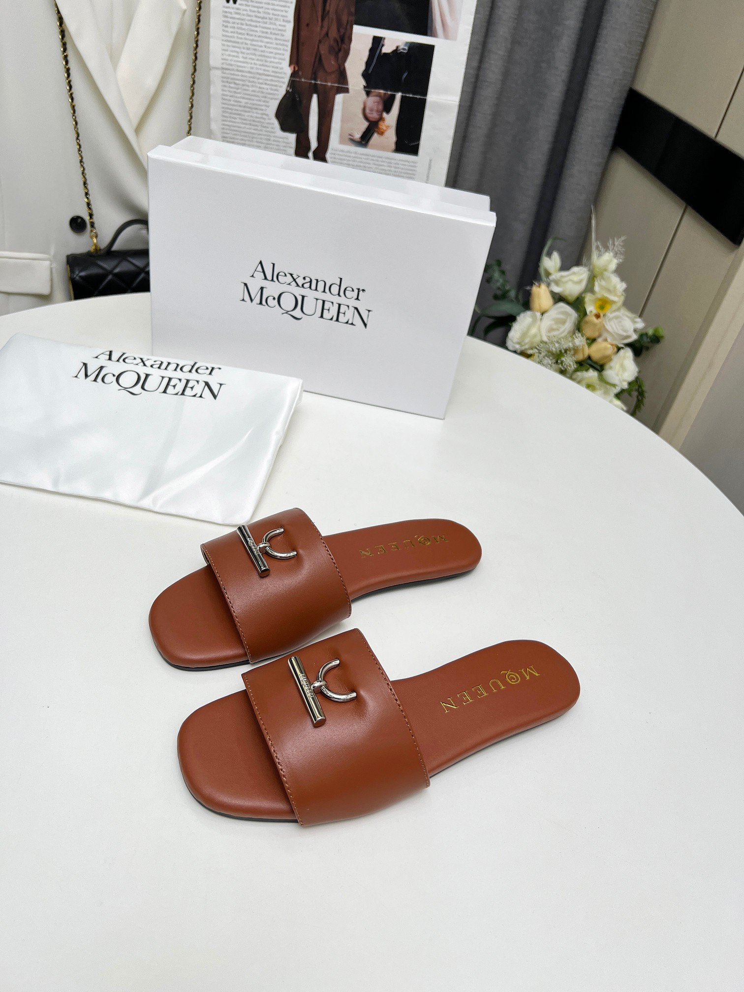 NO:235935,Mc Queen's latest model, fashionable and comfortable, cowhide, sheepskin, size 35-43, 10 colors optional, slippers, alexander mcqueen, slippers, cowhide, sheepskin19860909Mc Queen 麦昆最新款,时尚 舒适,牛皮面,羊皮里,尺码35-43,10色任选,,拖鞋,alexander mcqueen,slippers,cowhide,sheepskin,Women's Shoes