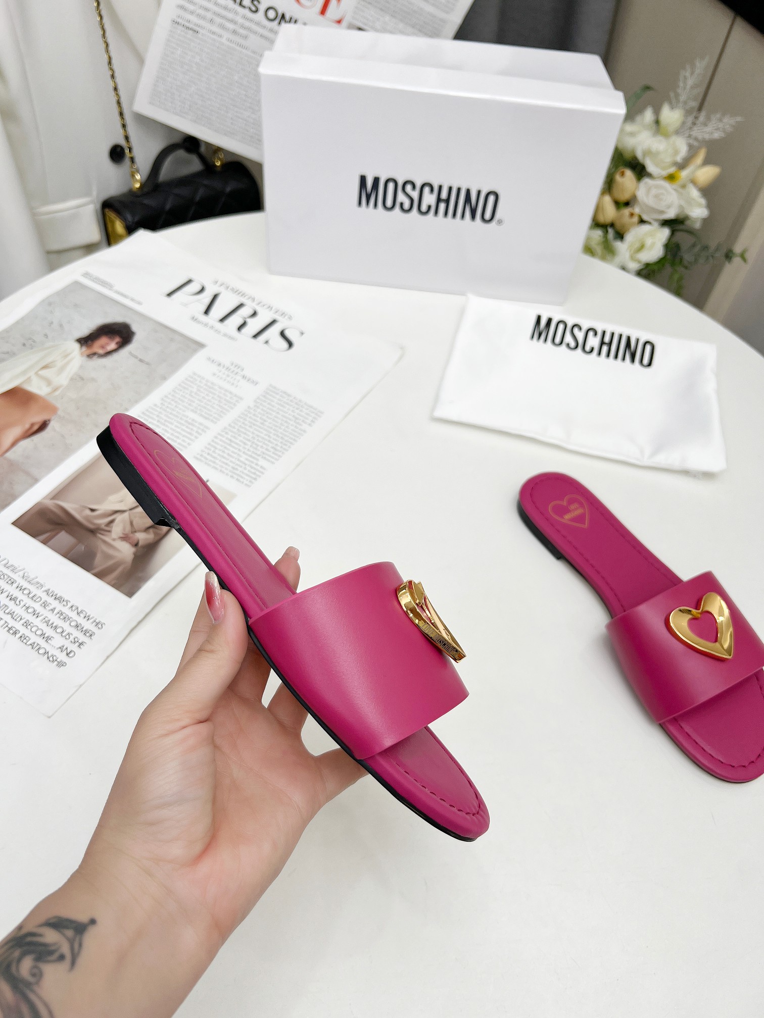 New Moschino Flat Slippers in Cow and Sheep Skin, Size 35-41, with Original Packaging - 图片 3