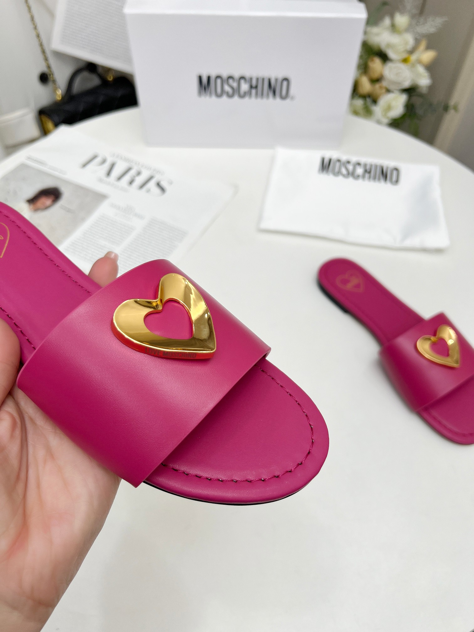 New Moschino Flat Slippers in Cow and Sheep Skin, Size 35-41, with Original Packaging - 图片 7