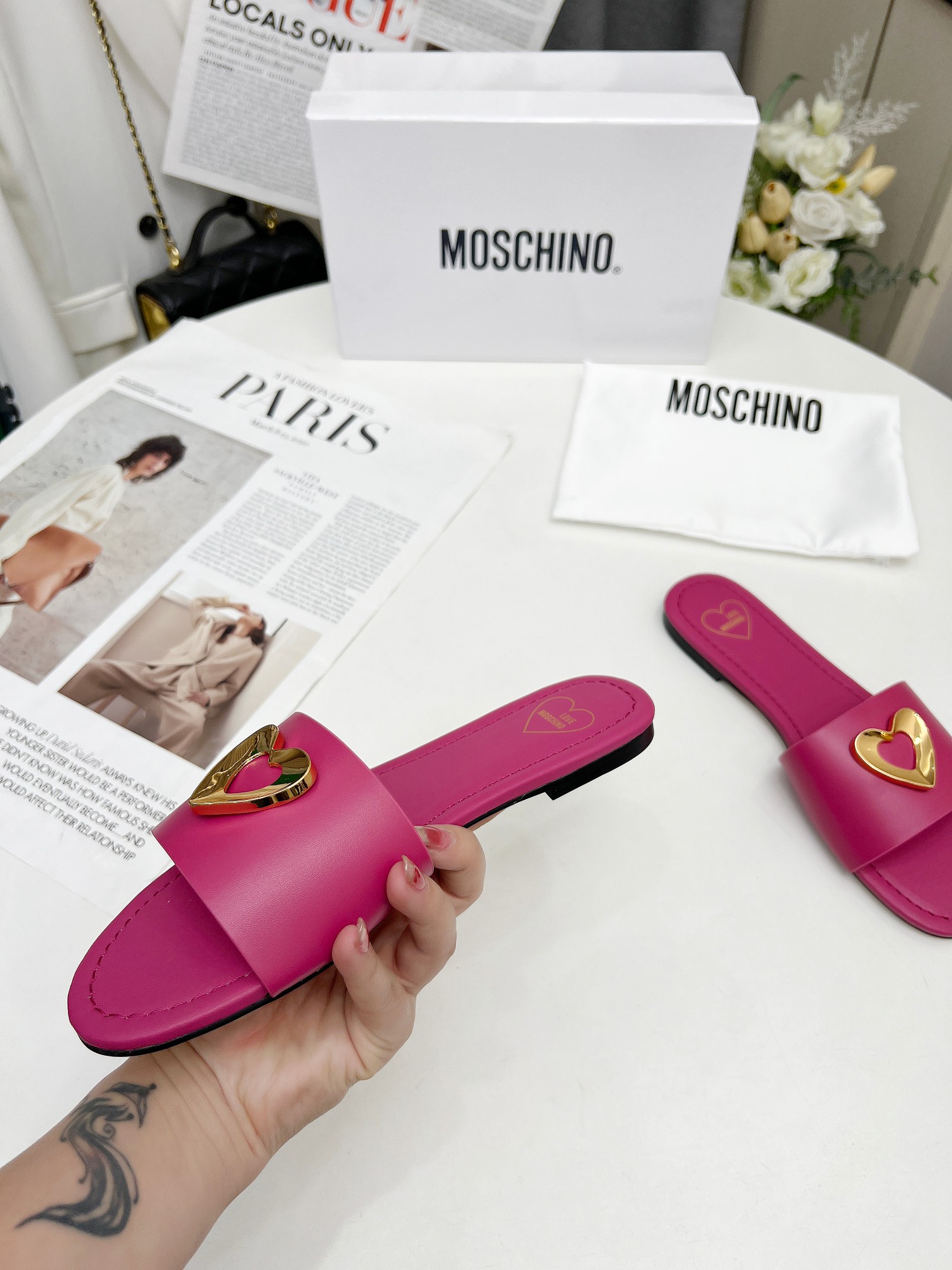 New Moschino Flat Slippers in Cow and Sheep Skin, Size 35-41, with Original Packaging - 图片 6