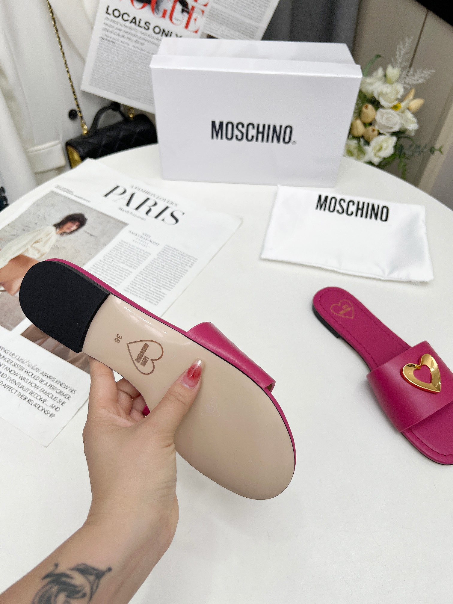 New Moschino Flat Slippers in Cow and Sheep Skin, Size 35-41, with Original Packaging - 图片 8