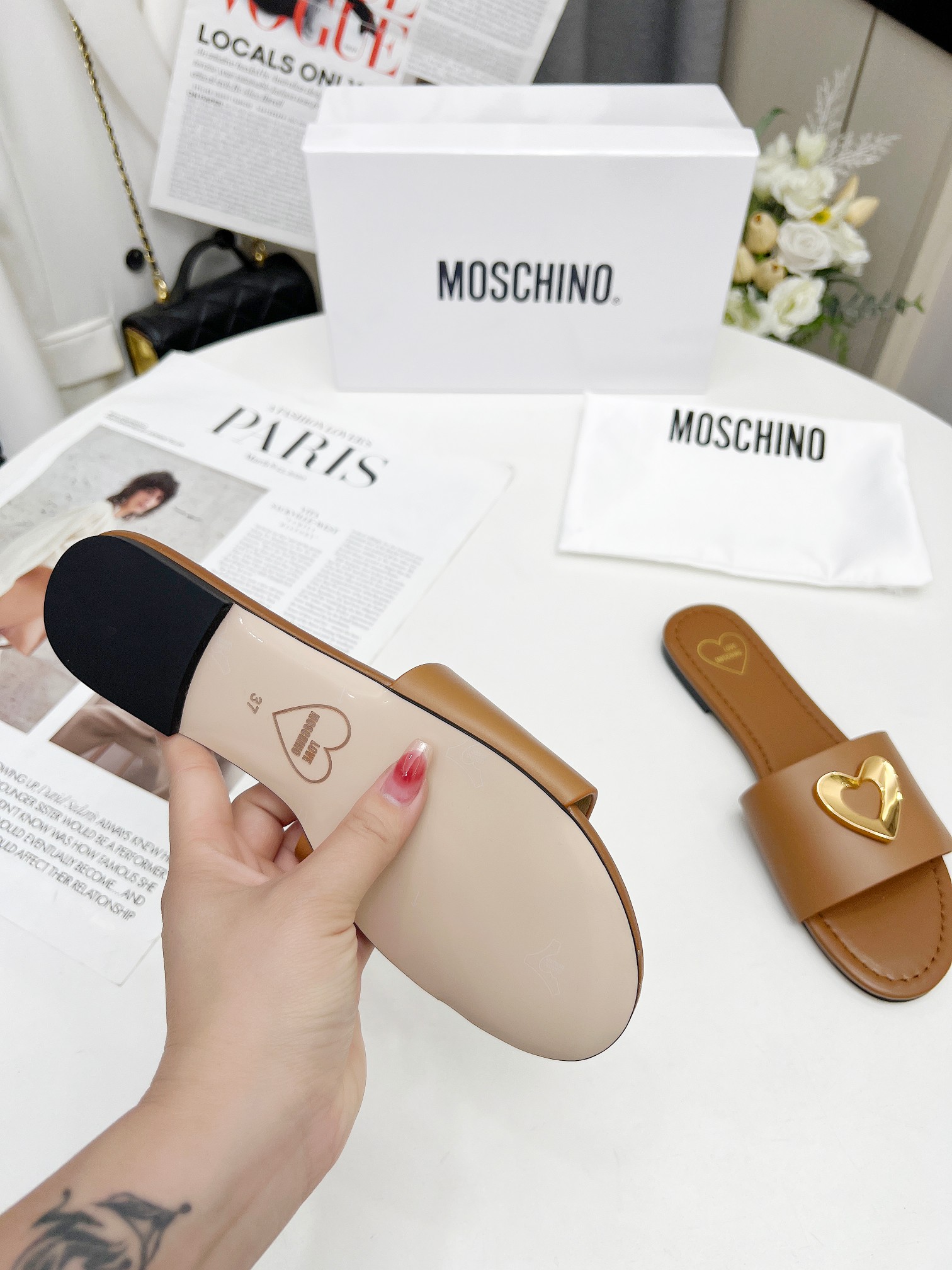 New Moschino Flat Slippers in Cow and Sheep Skin, Size 35-41, Original Packaging Offer at 357 - 图片 8