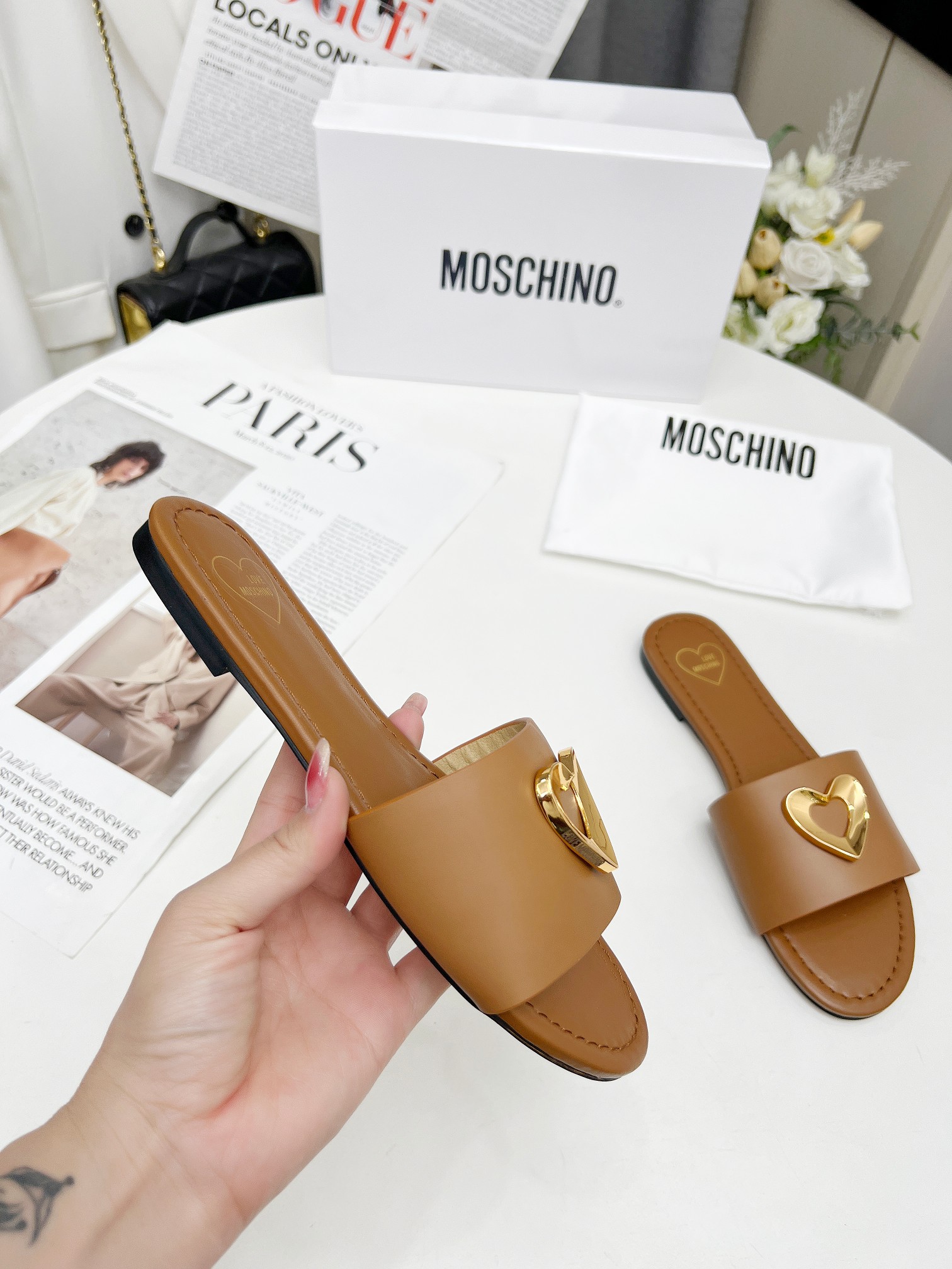 New Moschino Flat Slippers in Cow and Sheep Skin, Size 35-41, Original Packaging Offer at 357 - 图片 7