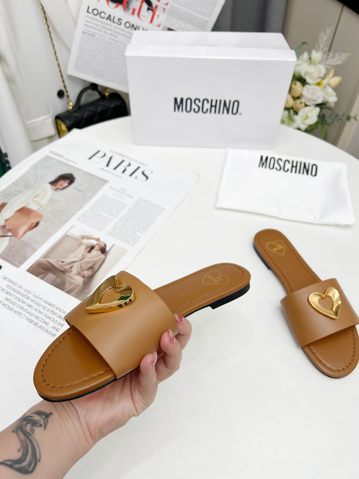 New Moschino Flat Slippers in Cow and Sheep Skin, Size 35-41, Original Packaging Offer at 357 - 图片 6