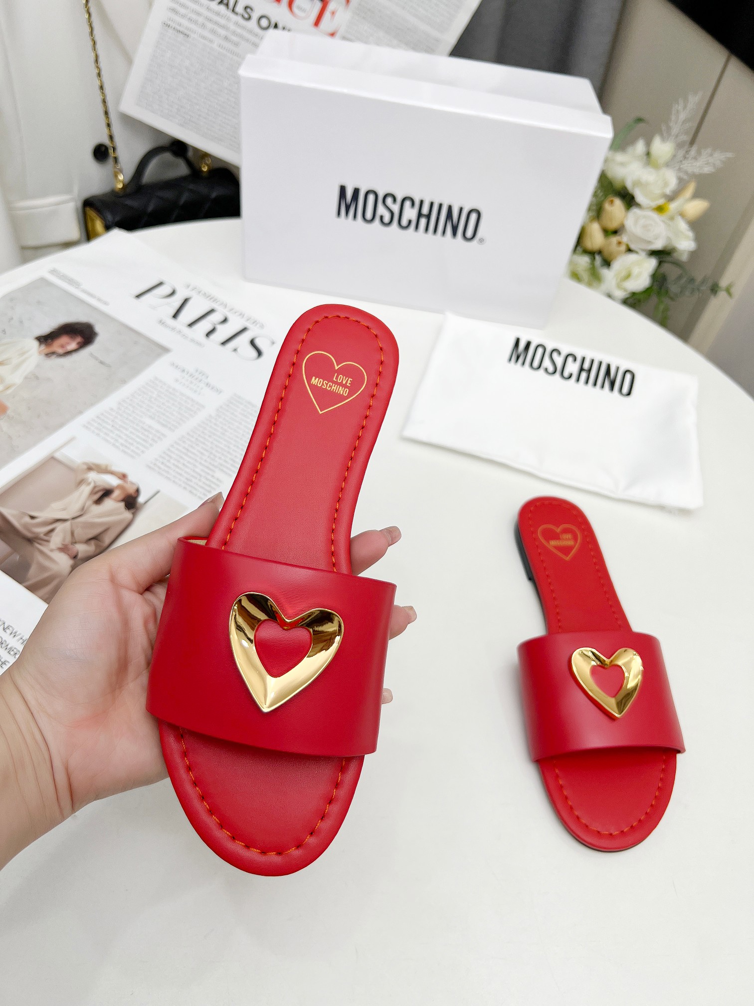 New Moschino Flat Slippers in Cow and Sheep Skin, Size 35-41, with Original Packaging. - 图片 4