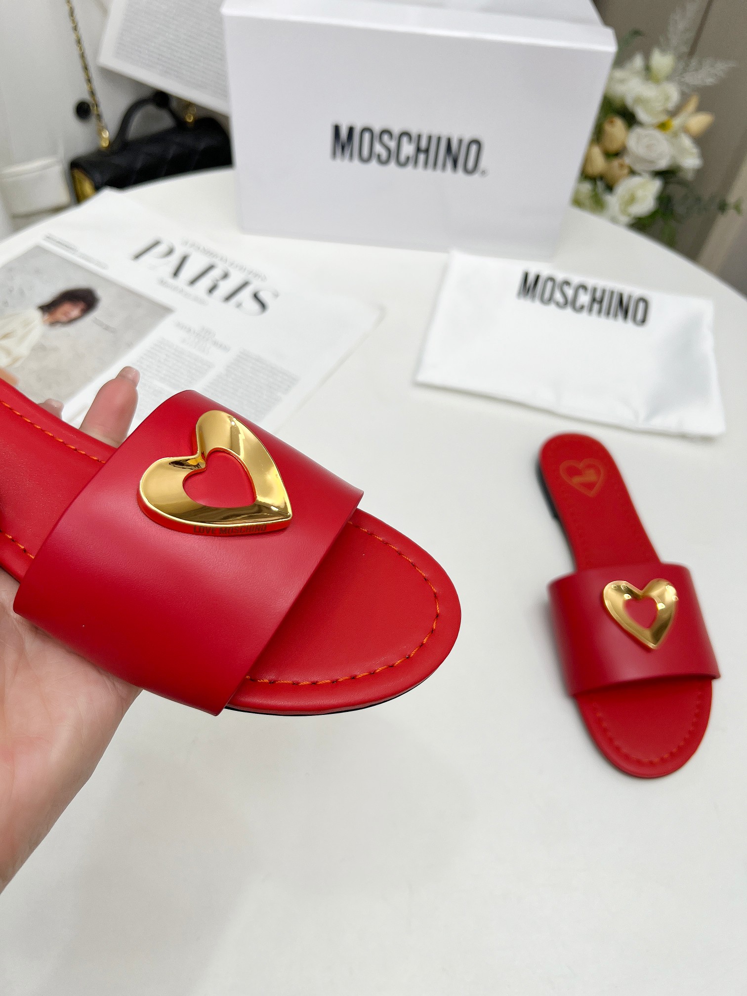 New Moschino Flat Slippers in Cow and Sheep Skin, Size 35-41, with Original Packaging. - 图片 7