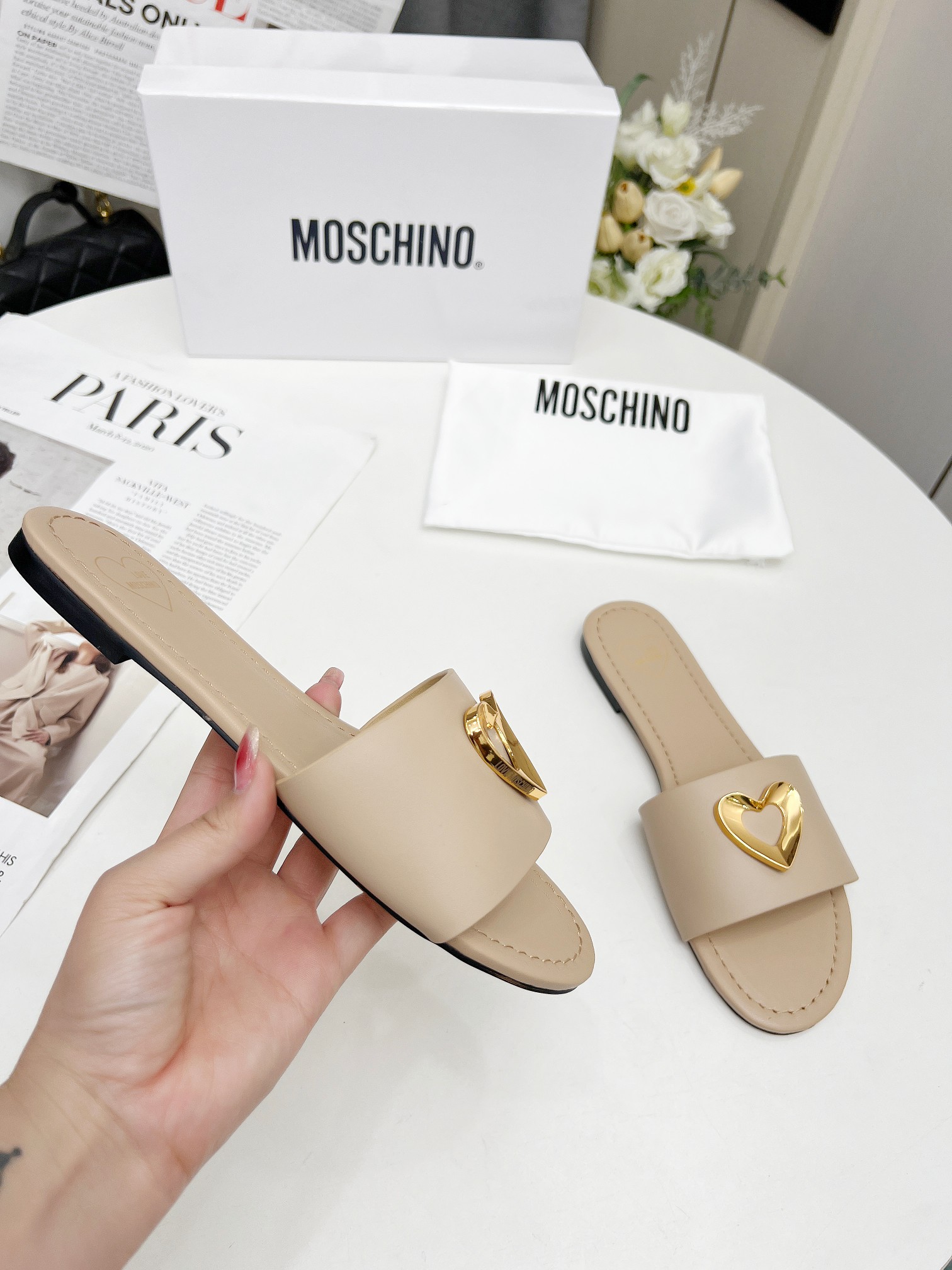 New Moschino Flat Slippers in Cow and Sheep Skin, Size 35-41, Offer at $357 - 图片 3
