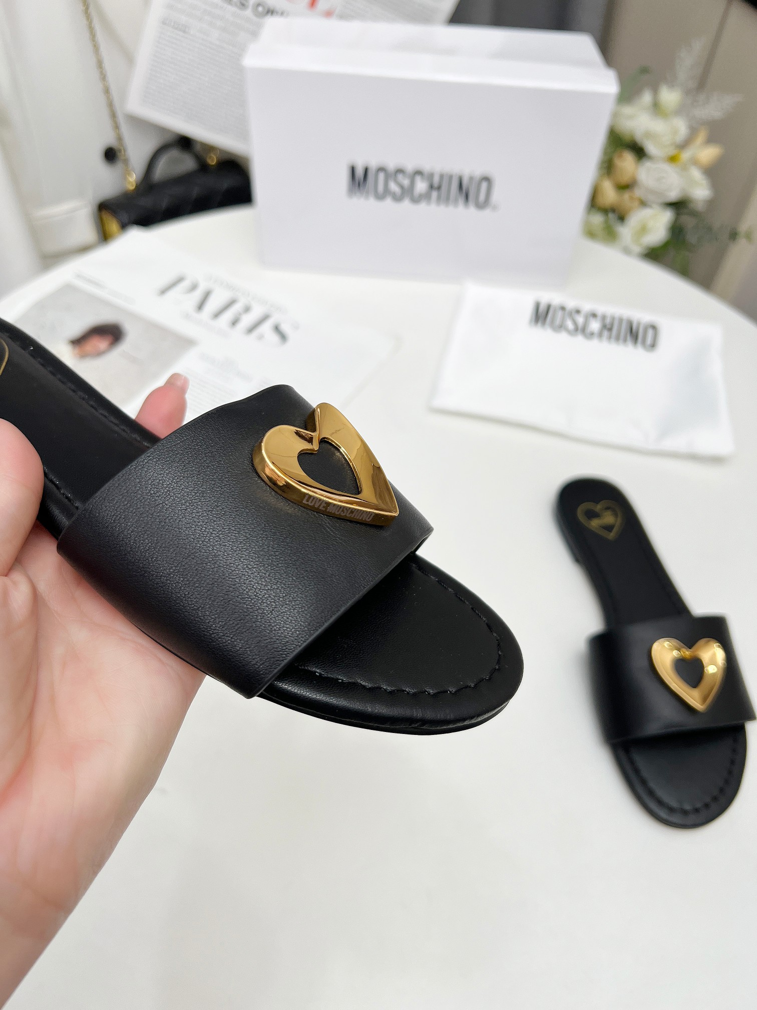 New Moschino Flat Slippers in Cow and Sheep Skin, Size 35-41, Original Packaging Offered at $357 - 图片 8