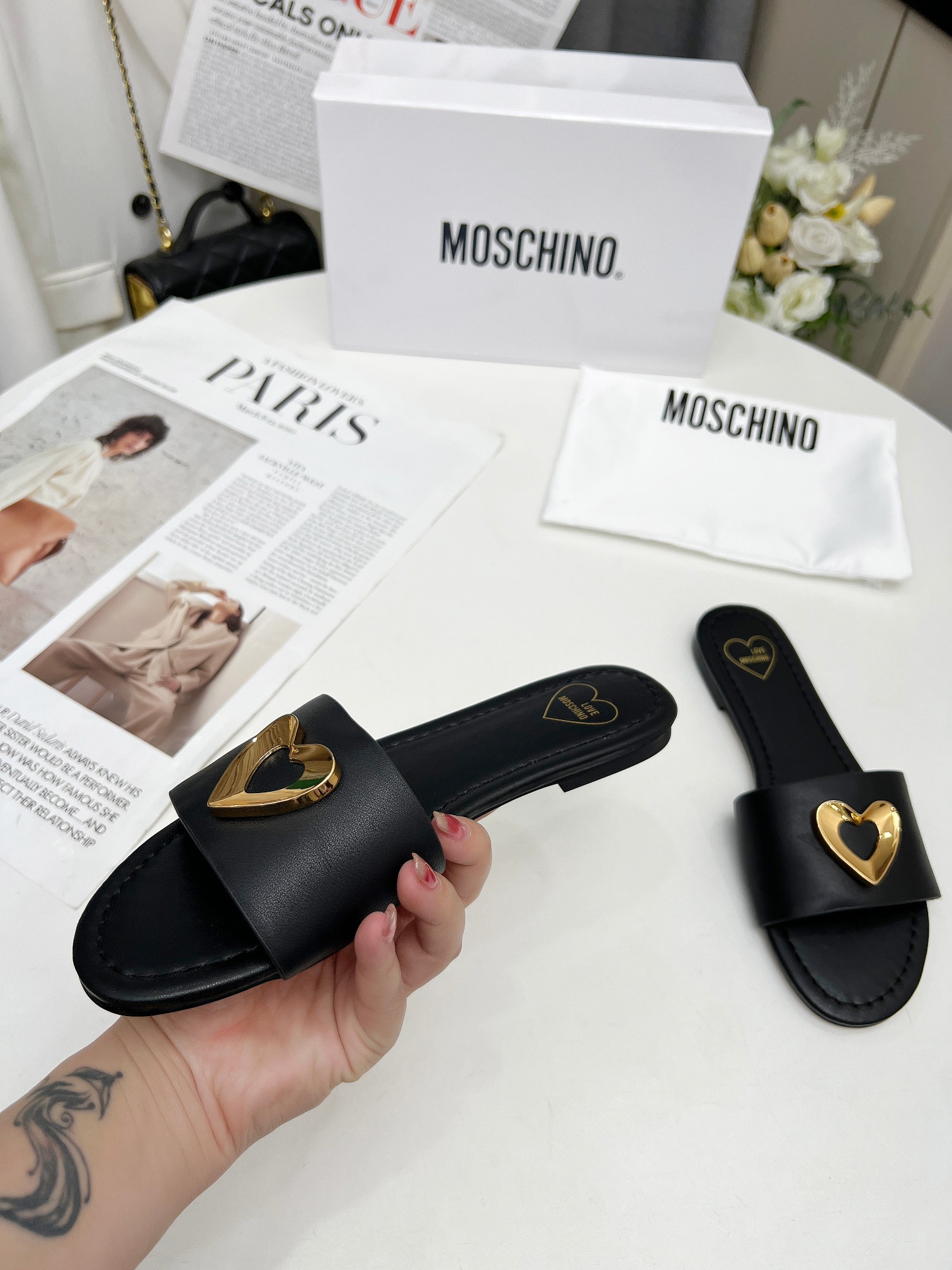 New Moschino Flat Slippers in Cow and Sheep Skin, Size 35-41, Original Packaging Offered at $357 - 图片 7
