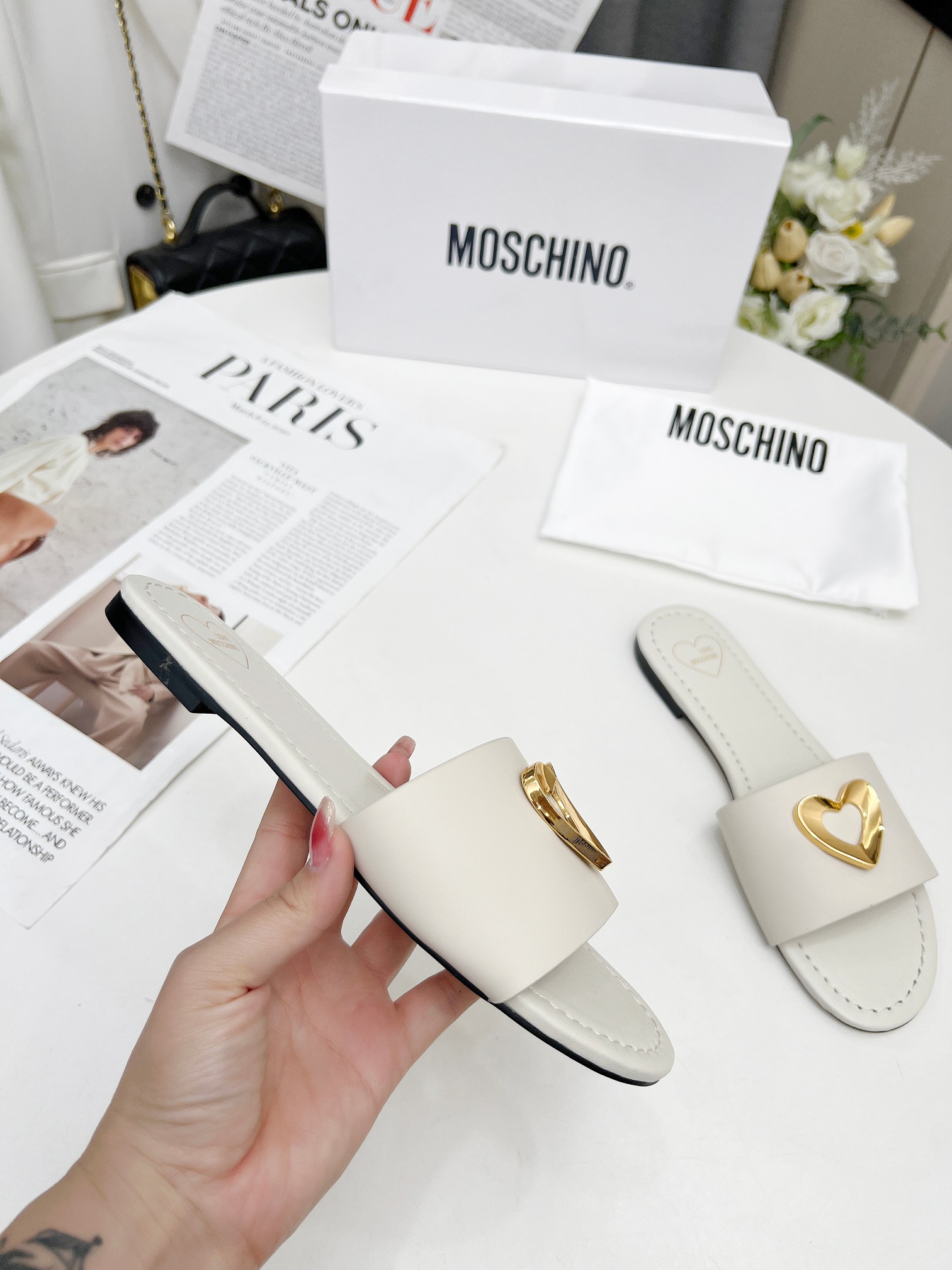 New Moschino Flat Slippers in Cow and Sheep Skin, Size 35-41, Original Packaging - 图片 5