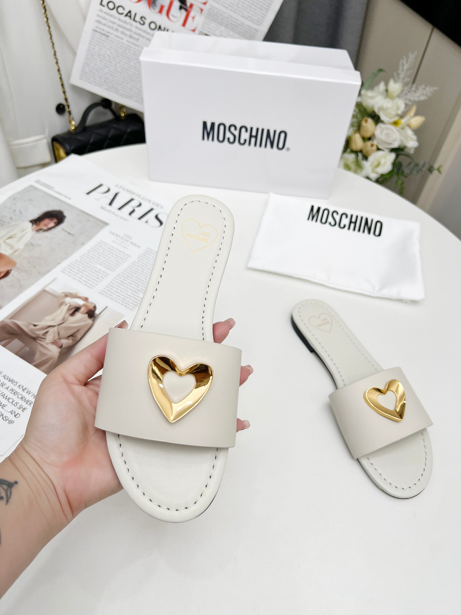 New Moschino Flat Slippers in Cow and Sheep Skin, Size 35-41, Original Packaging - 图片 4