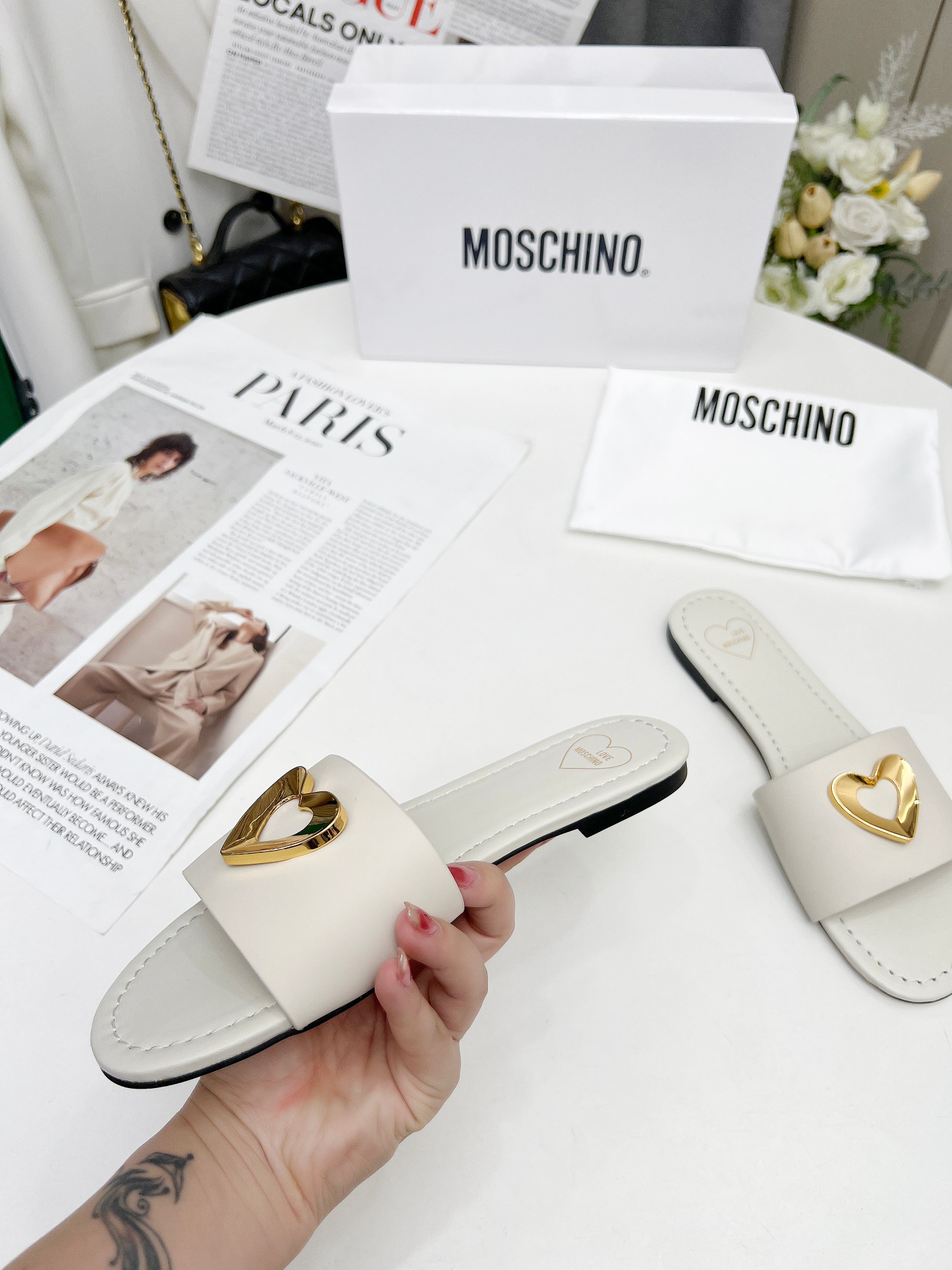 New Moschino Flat Slippers in Cow and Sheep Skin, Size 35-41, Original Packaging - 图片 6