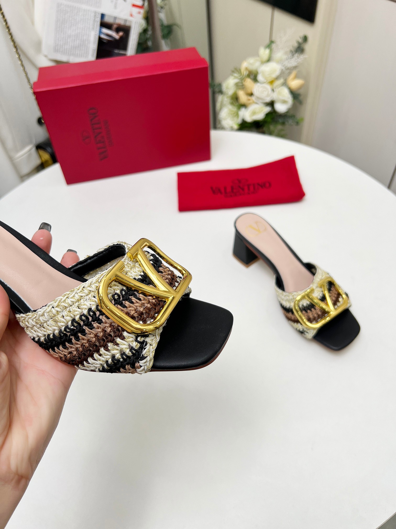 Valentino Garavani Woven Heeled Sandals with Signature Logo Accent 7 a1745241644524 0462