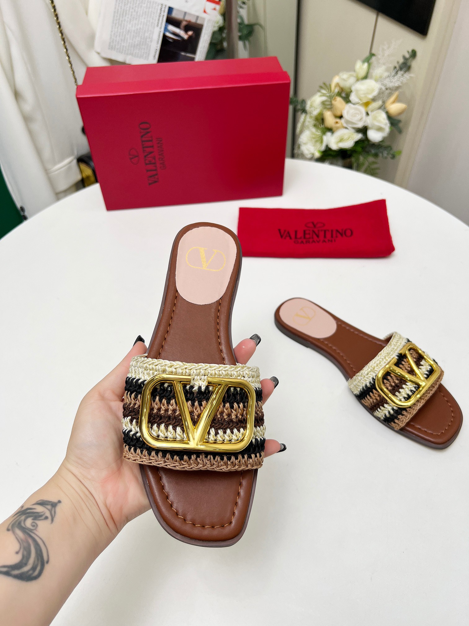 Valentino Hand-Woven Leather Sandals - Stylish and Comfortable Summer Slides 3 a1745242174682 1614