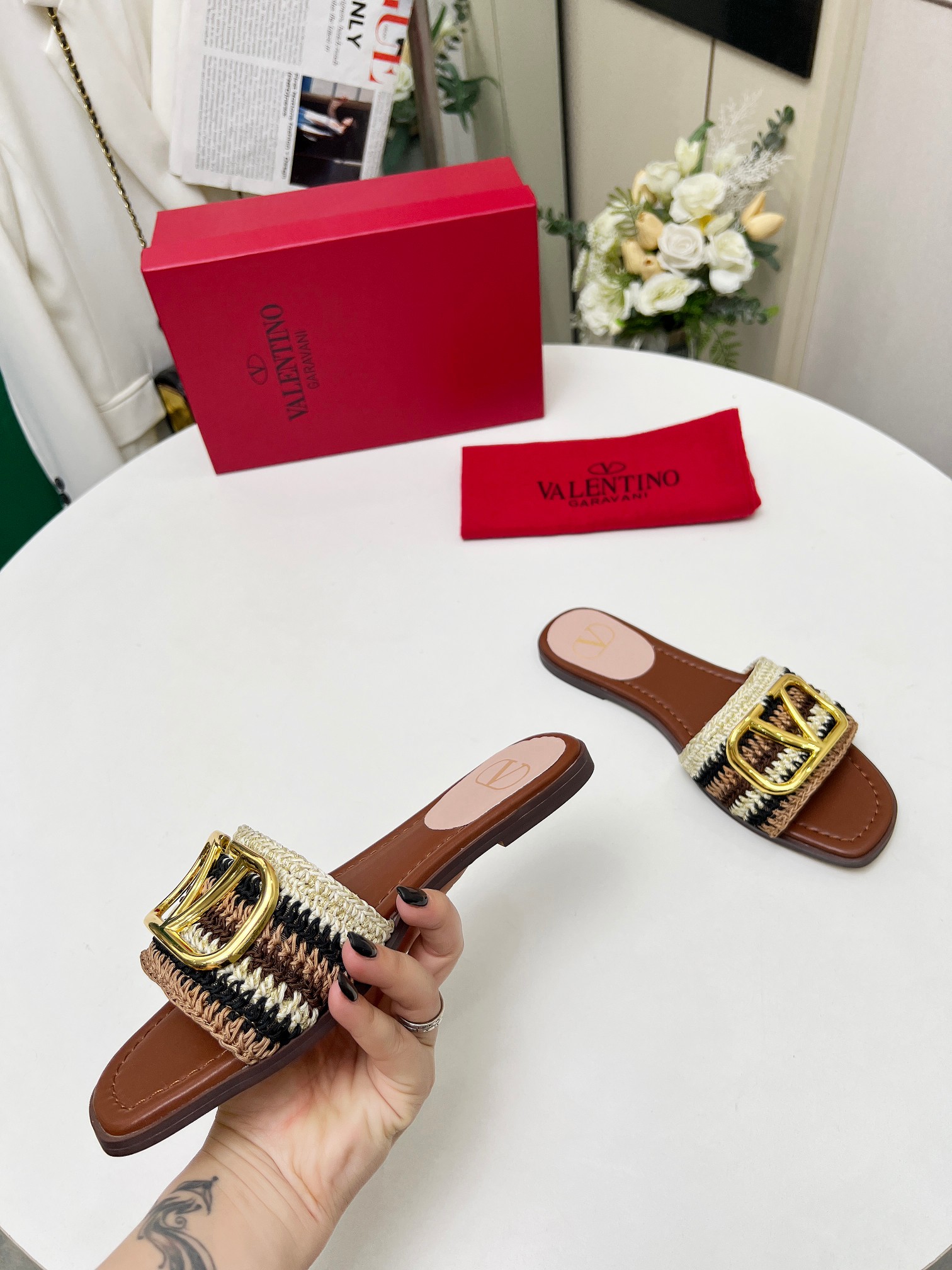 Valentino Hand-Woven Leather Sandals - Stylish and Comfortable Summer Slides 8 a1745242176226 8011