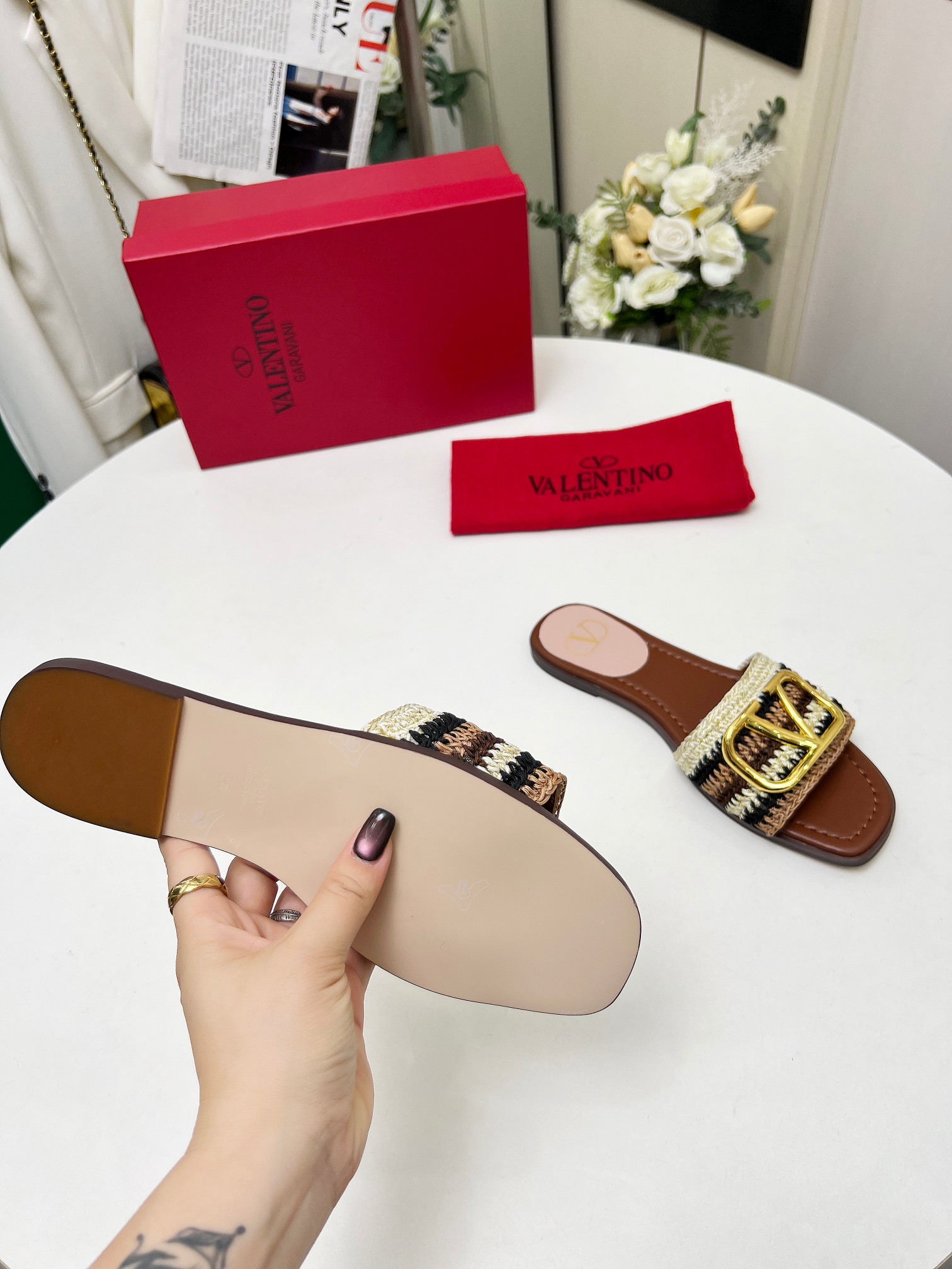 Valentino Hand-Woven Leather Sandals - Stylish and Comfortable Summer Slides 9 a1745242176254 4114