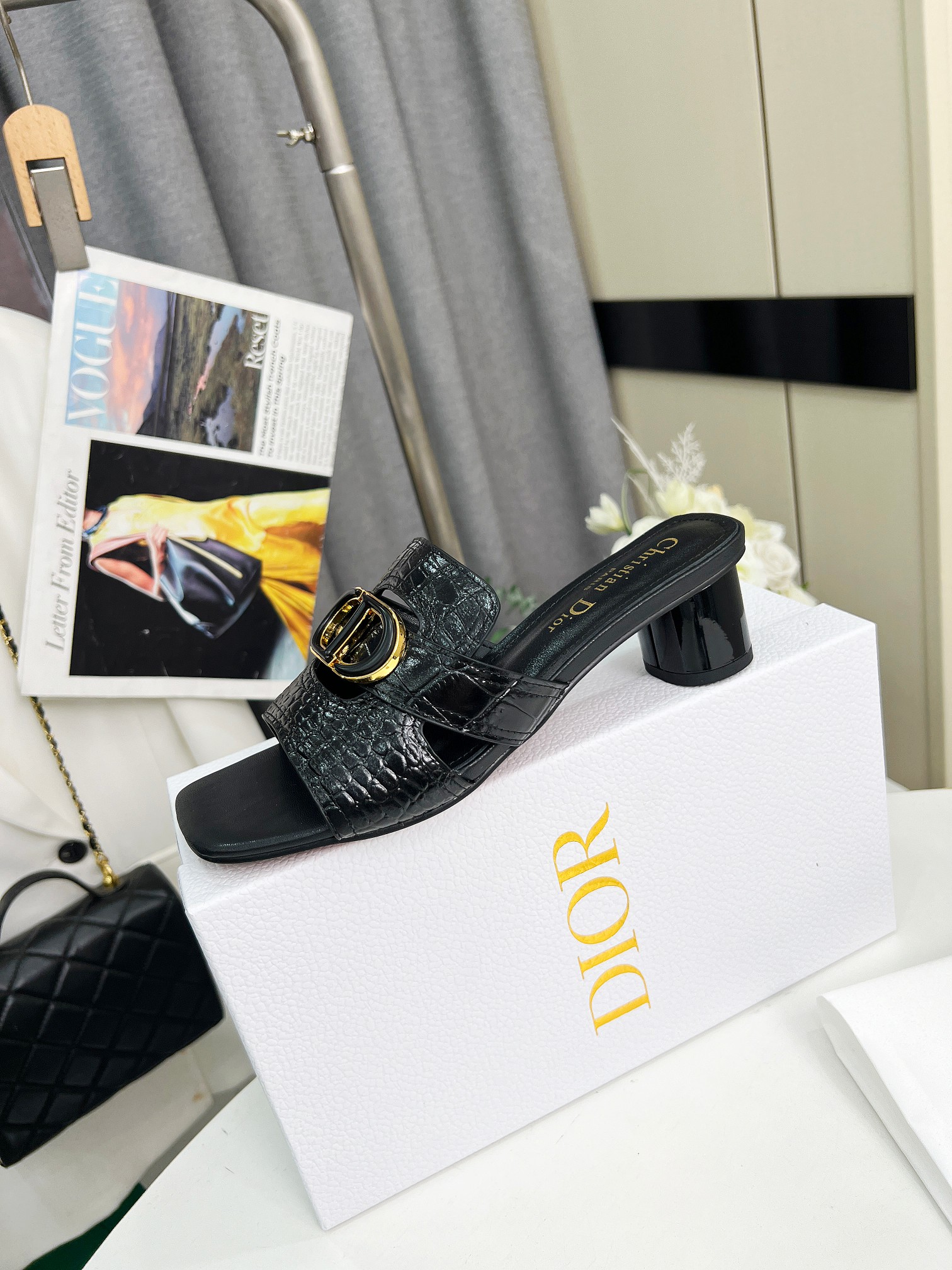 NO:705659,Dior's new spring and summer crocodile pattern, sheepskin lining + double-layer buckle, heel height 4.5cm, size 35-42, rubber sole, genuine leather sole, slippers, dior, slippers, sheepskin19860909Dior春夏新款鳄鱼纹 羊皮内里+双层扣 跟高4.5cm 码数35-42 橡胶底出 真皮底,拖鞋,dior,slippers,sheepskin,Women's Shoes