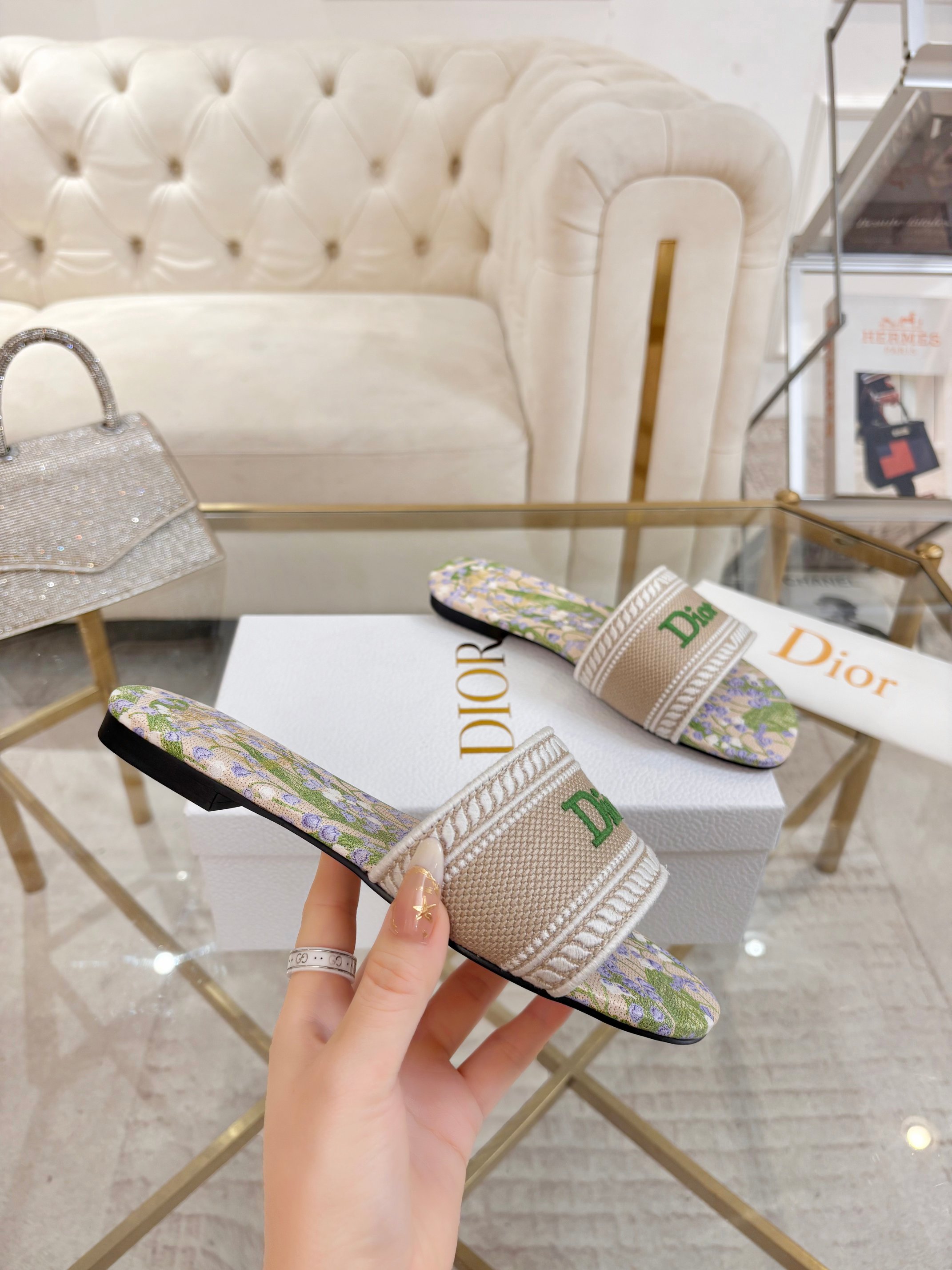 NO:785855,Dior 2026 early spring new slippers, embroidery technology, fashionable and attractive, size 35-43, rubber sole, genuine leather sole, slippers, dior, slippers19860909迪奥2026早春拖鞋新款 刺绣工艺 时尚耐看 码数 35-43 橡胶底 真皮底,拖鞋,dior,slippers,Women's Shoes