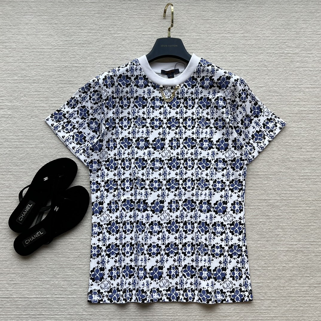 Louis Vuitton Kleding T-Shirt Blauw Wit Afdrukken Katoen Lente/Zomercollectie Kettingen