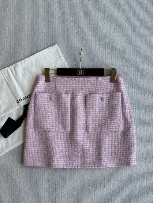 Chanel Women's Pink Tweed Mini Skirt | Elegant High-Waisted Design 1 Chanel Women's Pink Tweed Mini Skirt | Elegant High-Waisted Design