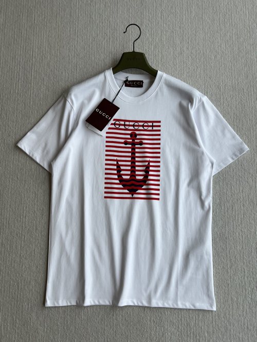GUCCI Cotton Oversized T-Shirt with Anchor Print - Unisex Style 1 GUCCI Cotton Oversized T-Shirt with Anchor Print - Unisex Style