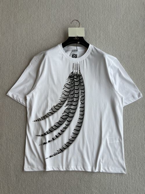 LOEWE Feather Print Crew Neck Short Sleeve T-Shirt - Spring/Summer Collection 1 LOEWE Feather Print Crew Neck Short Sleeve T-Shirt - Spring/Summer Collection