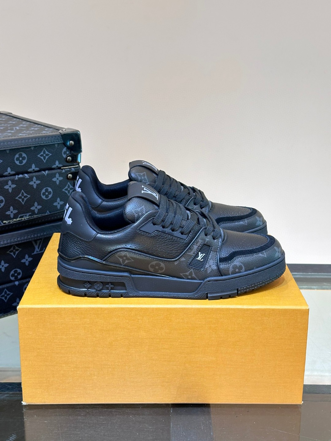 NO:173025,Batch: Men and women. Ceiling level. Counter synchronization. Material synchronization. Workmanship synchronization. Detail synchronization. Support comparison. Coding. Oil edge. Spare shoelaces. Coating. Yellow drawer box. Anti-slip fragrance sole. Anti-odorless. No odor. Support return and exchange. Make you feel enthusiastic and worry-free. Transfer pictures to give you unexpected effects [hug], casual shoes/sports shoes, sneakers, jackets & coats19860909批 男女同款.天花板级别.专柜同步.材料同步.做工同步.细节同步.支持对比.打码.油边.备用鞋带.加外套.黄色抽屉盒.防滑香精大底防臭.无气味.支持退换.让您高忱无忧.转图让你有意想不到的效果[拥抱],休闲鞋/运动鞋,sneakers,jackets & coats,Women's Shoes