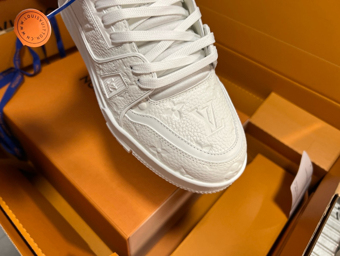 LV Style Men's Shoes style reference detail image 7 from source 780797