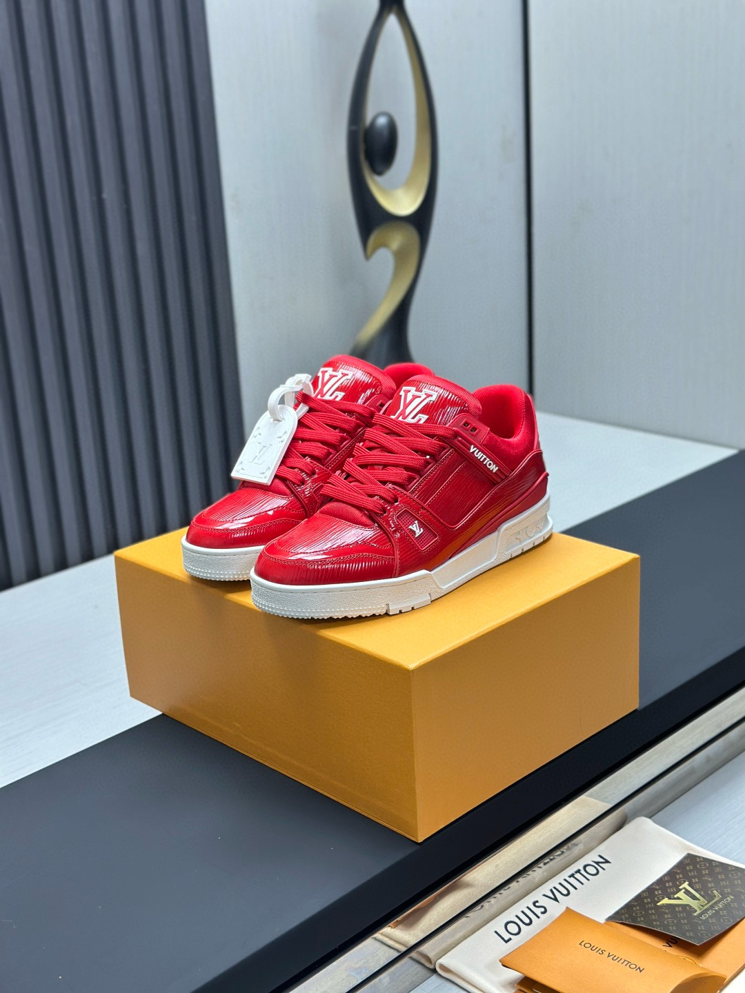 NO:729863,2025. Ready in stock. Same style for men and women. Ceiling level. Synchronization of counters. Synchronization of materials. Synchronization of workmanship. Synchronization of details. Supports comparison. Coding. Oil edges. Spare shoelaces. Add jacket. Yellow drawer box. Non-slip fragrance outsole is deodorant. Odorless. Returns and exchanges are supported. Let you be sincere and worry-free. Transfer pictures to give you unexpected effects [hug] 35-45.,,jackets & coats19860909二零二五.现货. 男女同款.天花板级别.专柜同步.材料同步.做工同步.细节同步.支持对比.打码.油边.备用鞋带.加外套.黄色抽屉盒.防滑香精大底防臭.无气味.支持退换.让您高忱无忧.转图让你有意想不到的效果[拥抱] 35-45.,,jackets & coats,Men's shoes