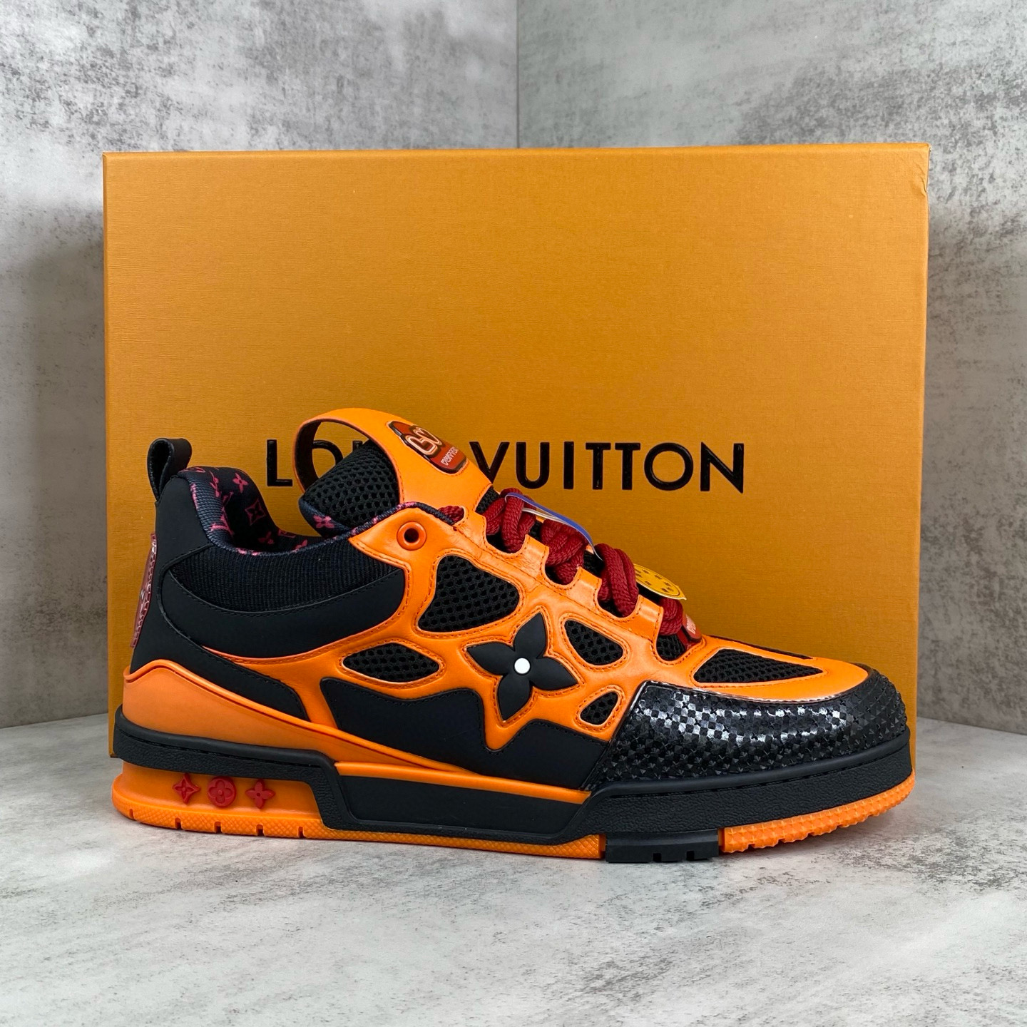 NO:729841,2025. In stock. Same style for men and women. Ceiling level. Synchronized counters. Synchronized materials. Synchronized workmanship. Synchronized details. Support comparison. Coding. Oil edges. Spare shoelaces. Add jacket. Yellow drawer box. Non-slip fragrance outsole deodorant. Odorless. Support returns and exchanges. Let you be sincere and worry-free. Transfer pictures to give you unexpected effects [hug]. 35-45.,,jackets & coats19860909二零二五.现货. 男女同款.天花板级别.专柜同步.材料同步.做工同步.细节同步.支持对比.打码.油边.备用鞋带.加外套.黄色抽屉盒.防滑香精大底防臭.无气味.支持退换.让您高忱无忧.转图让你有意想不到的效果[拥抱].35-45.,,jackets & coats,Men's shoes