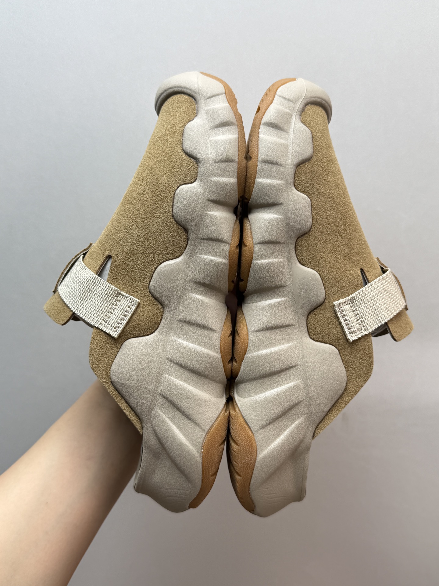 💰270 KEEN HYPERPORT 款 棕色

美国科恩 美系热门户外鞋
夏季热款 上脚透气舒适
夏季户外沙滩非常适宜

1030763
