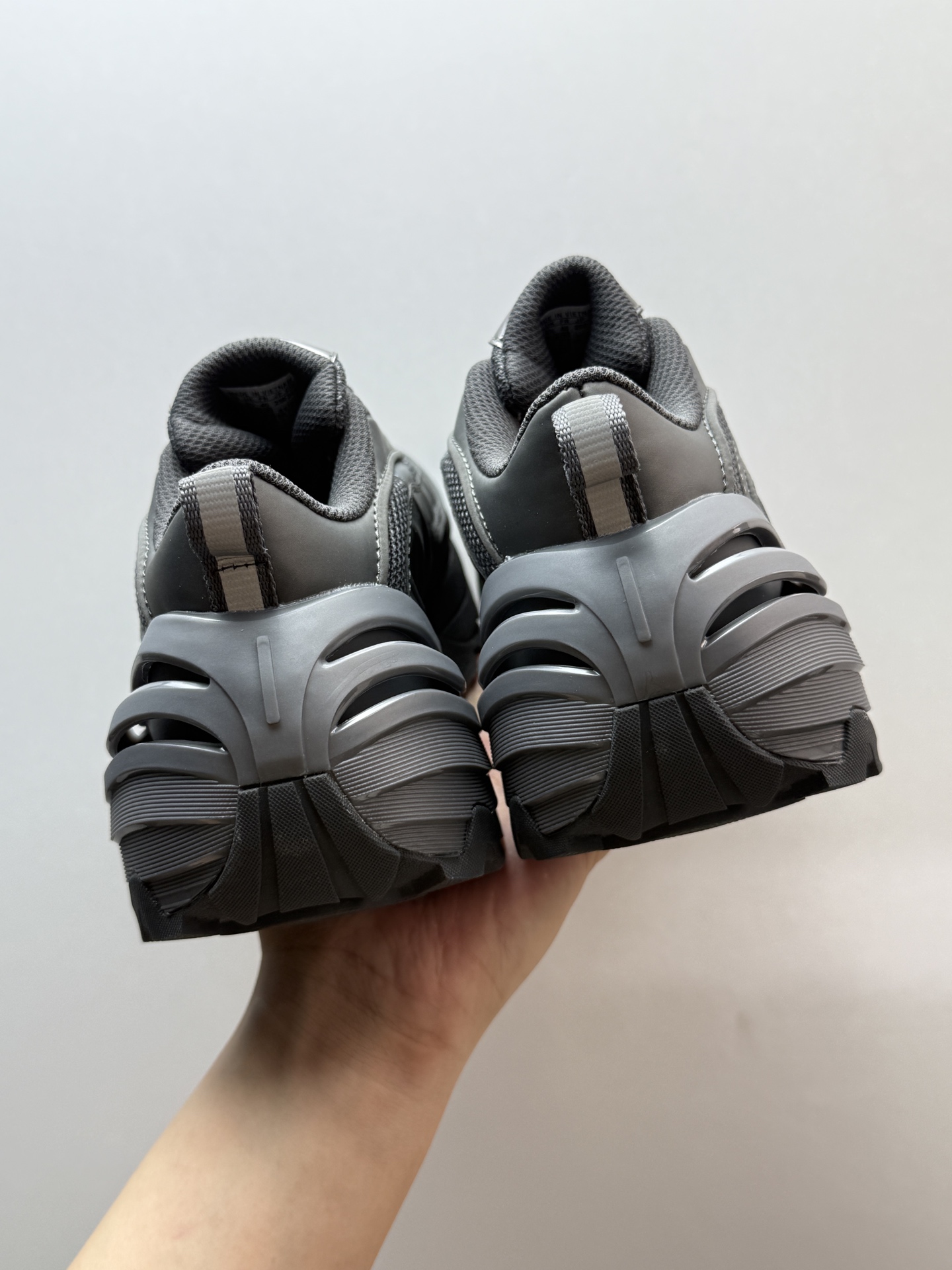💰270 adidas Wonder Runner Turbo 深灰色

阿迪新款老爹鞋 小红书热款 
鞋型显腿瘦 上脚鞋底增高

JS3746