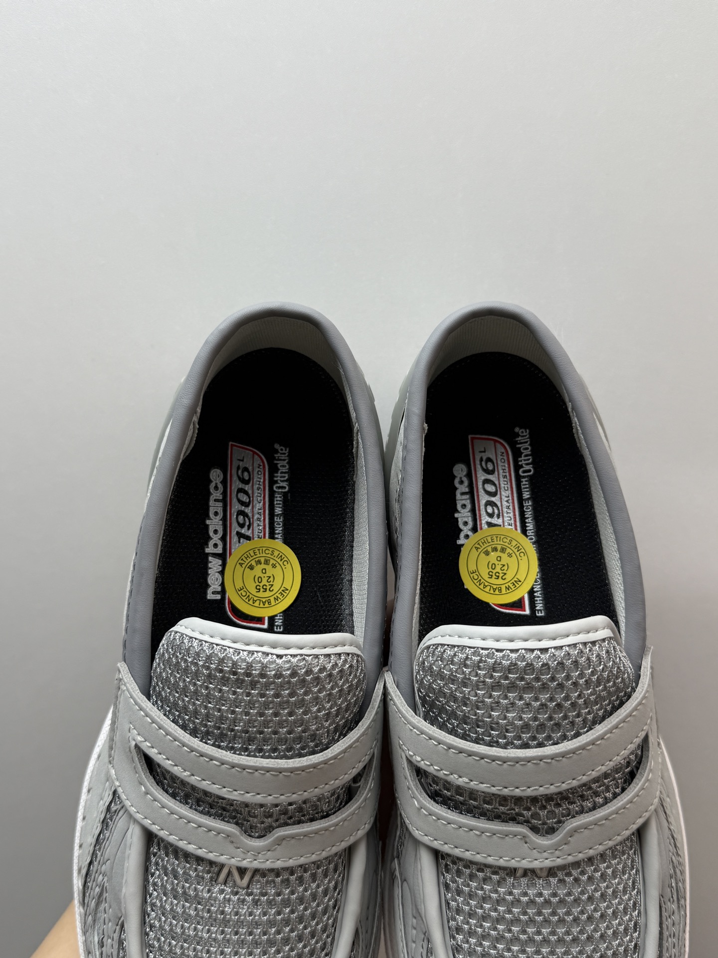 💰290 New Balance 1906L 灰色

东莞原厂鞋面流出 市场最强一批 可任意对比其他家 材料质感完全是两个货
首批出货都是全网验真 目前鞋标批次不稳 配一个鞋标随便验真

U1906LGR