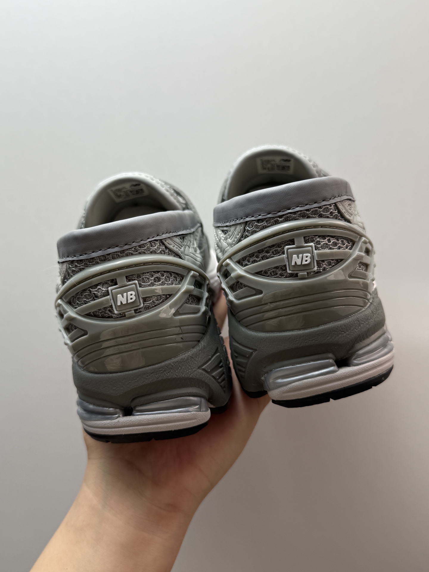 💰290 New Balance 1906L 灰色

东莞原厂鞋面流出 市场最强一批 可任意对比其他家 材料质感完全是两个货
首批出货都是全网验真 目前鞋标批次不稳 配一个鞋标随便验真

U1906LGR