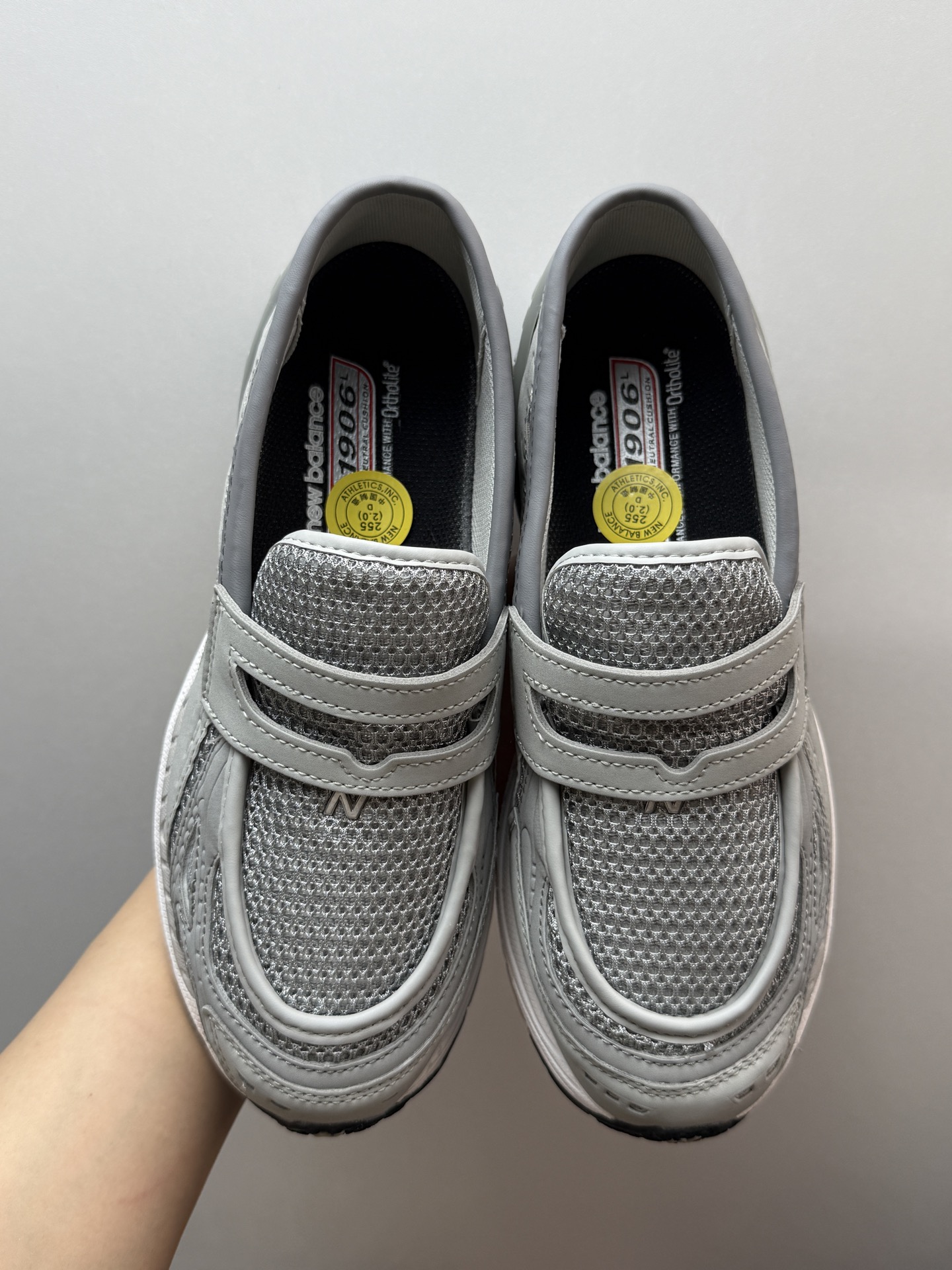 💰290 New Balance 1906L 灰色

东莞原厂鞋面流出 市场最强一批 可任意对比其他家 材料质感完全是两个货
首批出货都是全网验真 目前鞋标批次不稳 配一个鞋标随便验真

U1906LGR