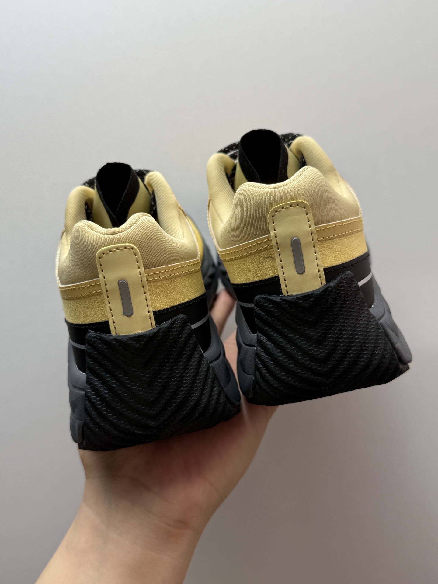 💰270 裸鞋圈最强 迪桑特DESCENTE Terrain D 黄黑色
做工干净整洁 鞋型立挺不变形 秒杀市场歪歪扭扭
细节正确 带刷胶

特殊货源 市场独家批次 
稀缺货源 上图即是独家款式

SQ123LCR34-YEL0