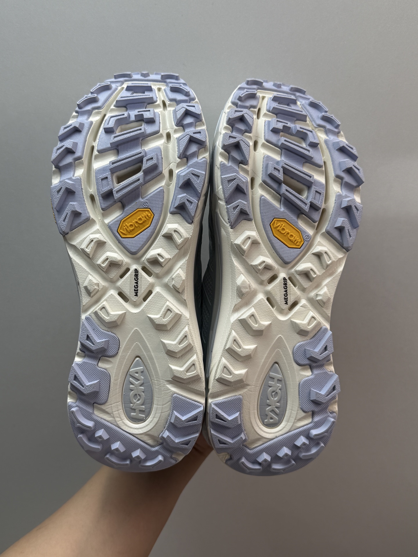 🔥🔥🔥 💰270 裸鞋圈最强HOKA ONE ONE Mafate Three 2 蓝色
东莞支线订单 奢侈品工艺
东莞原装底面HOKA
鞋底碳板加持 抗扭矩强
正确细节 正确越南环保鞋垫
正确越南中底布

1141572-ILD