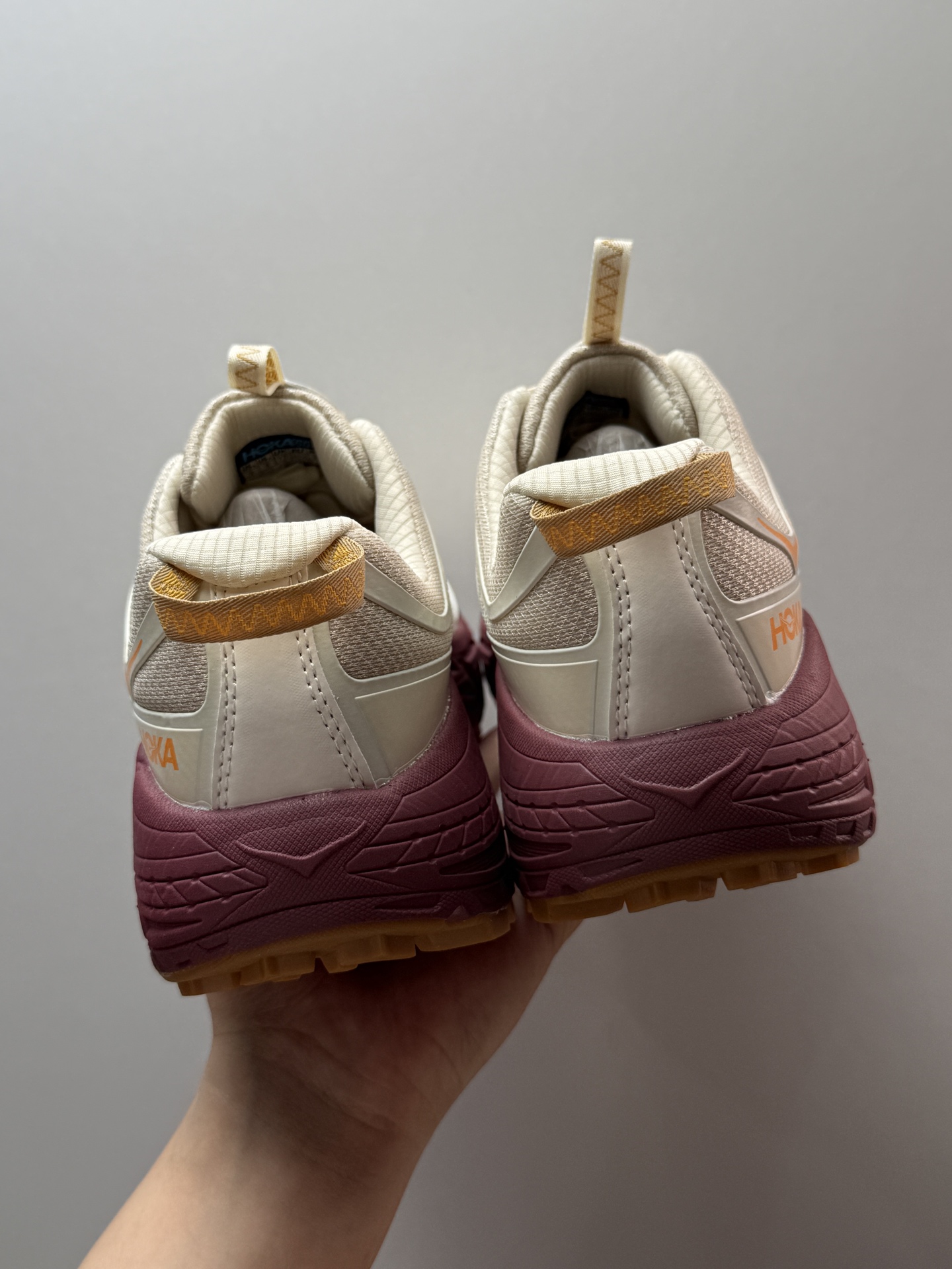 🔥🔥🔥 💰270 裸鞋圈最强HOKA ONE ONE Mafate Three 2 米红色
东莞支线订单 奢侈品工艺
东莞原装底面HOKA
鞋底碳板加持 抗扭矩强
正确细节 正确越南环保鞋垫
正确越南中底布

1141572-VVR