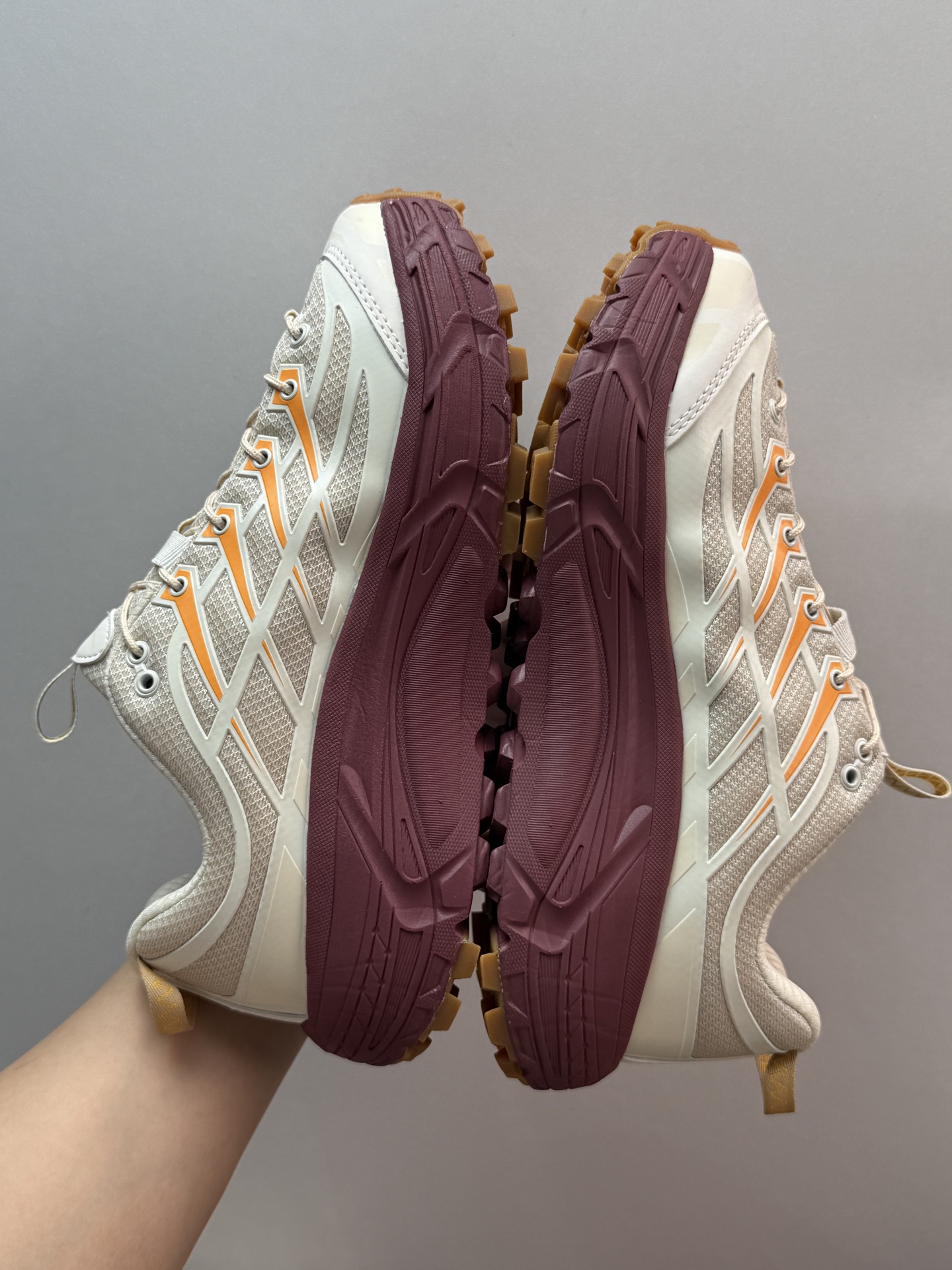 🔥🔥🔥 💰270 裸鞋圈最强HOKA ONE ONE Mafate Three 2 米红色
东莞支线订单 奢侈品工艺
东莞原装底面HOKA
鞋底碳板加持 抗扭矩强
正确细节 正确越南环保鞋垫
正确越南中底布

1141572-VVR