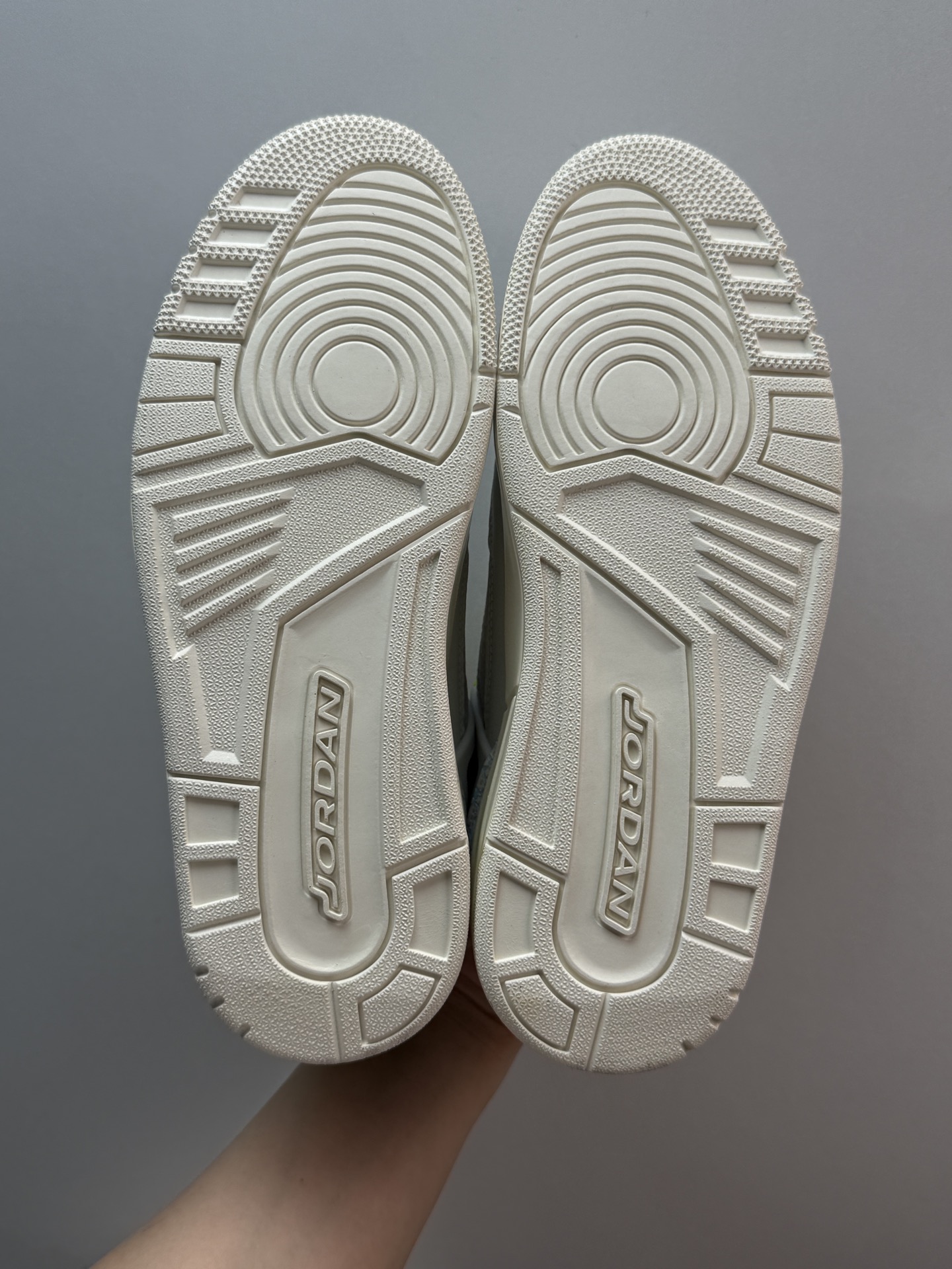 🔥🔥🔥 💰310 裸鞋圈最强Jordan Spizike Low 灰蓝

越南VW1原底原面拉回国内成型
正确VW1齿轮过胶 正确VW1中底布
做工 细节 质感 秒杀同款对手
全鞋 全部越南原厂材料 非市场流通货
本来这批都是往美国绿X卖的 发售价格不高
直接国内放出来 很难得有这种货 上脚即是原鞋

IB4465-025