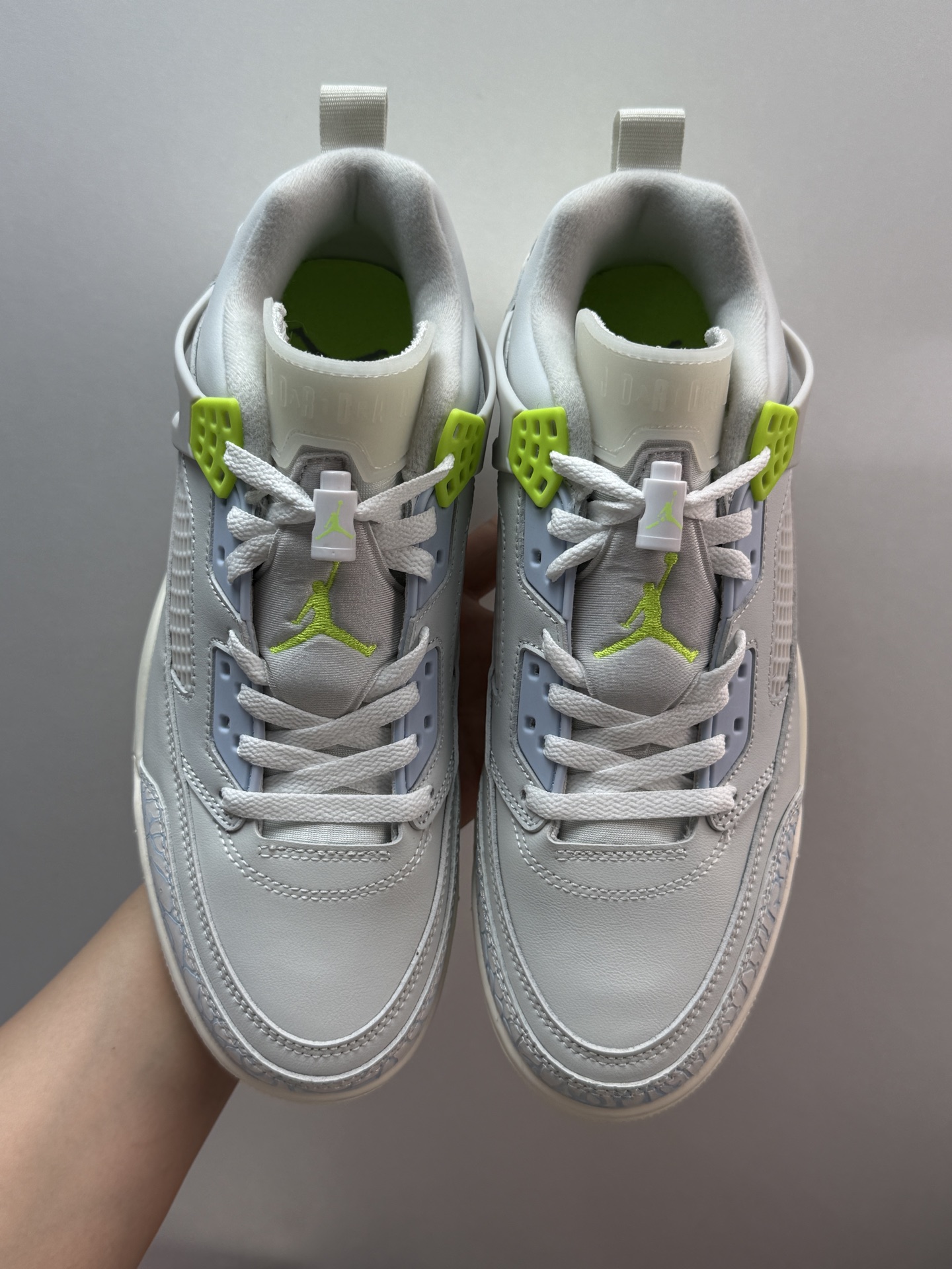 🔥🔥🔥 💰310 裸鞋圈最强Jordan Spizike Low 灰蓝

越南VW1原底原面拉回国内成型
正确VW1齿轮过胶 正确VW1中底布
做工 细节 质感 秒杀同款对手
全鞋 全部越南原厂材料 非市场流通货
本来这批都是往美国绿X卖的 发售价格不高
直接国内放出来 很难得有这种货 上脚即是原鞋

IB4465-025