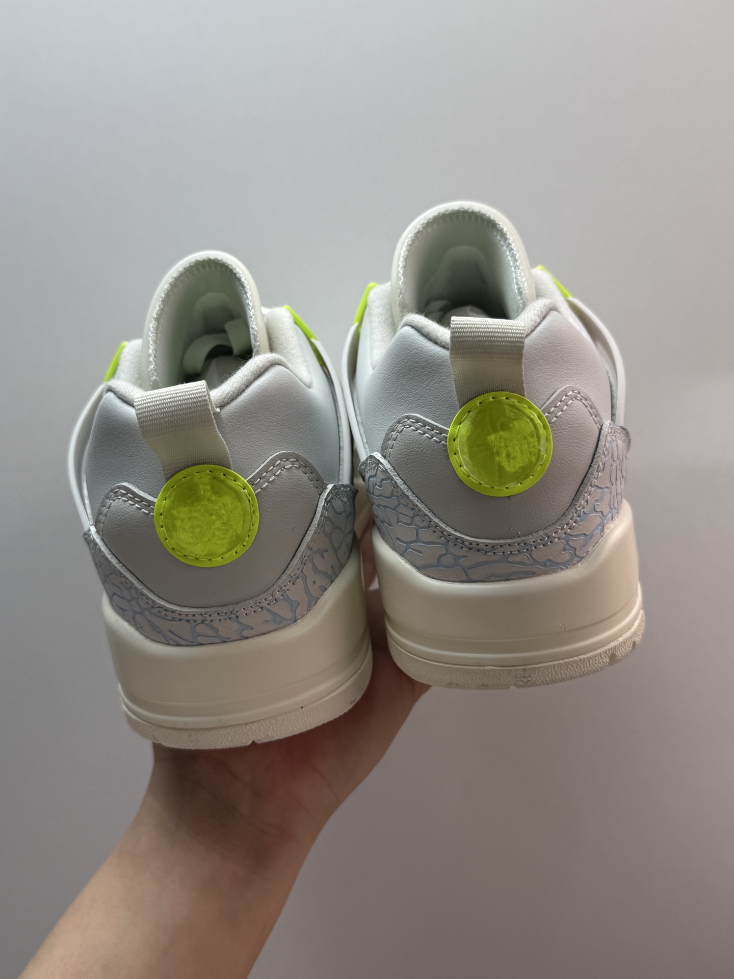 🔥🔥🔥 💰310 裸鞋圈最强Jordan Spizike Low 灰蓝

越南VW1原底原面拉回国内成型
正确VW1齿轮过胶 正确VW1中底布
做工 细节 质感 秒杀同款对手
全鞋 全部越南原厂材料 非市场流通货
本来这批都是往美国绿X卖的 发售价格不高
直接国内放出来 很难得有这种货 上脚即是原鞋

IB4465-025