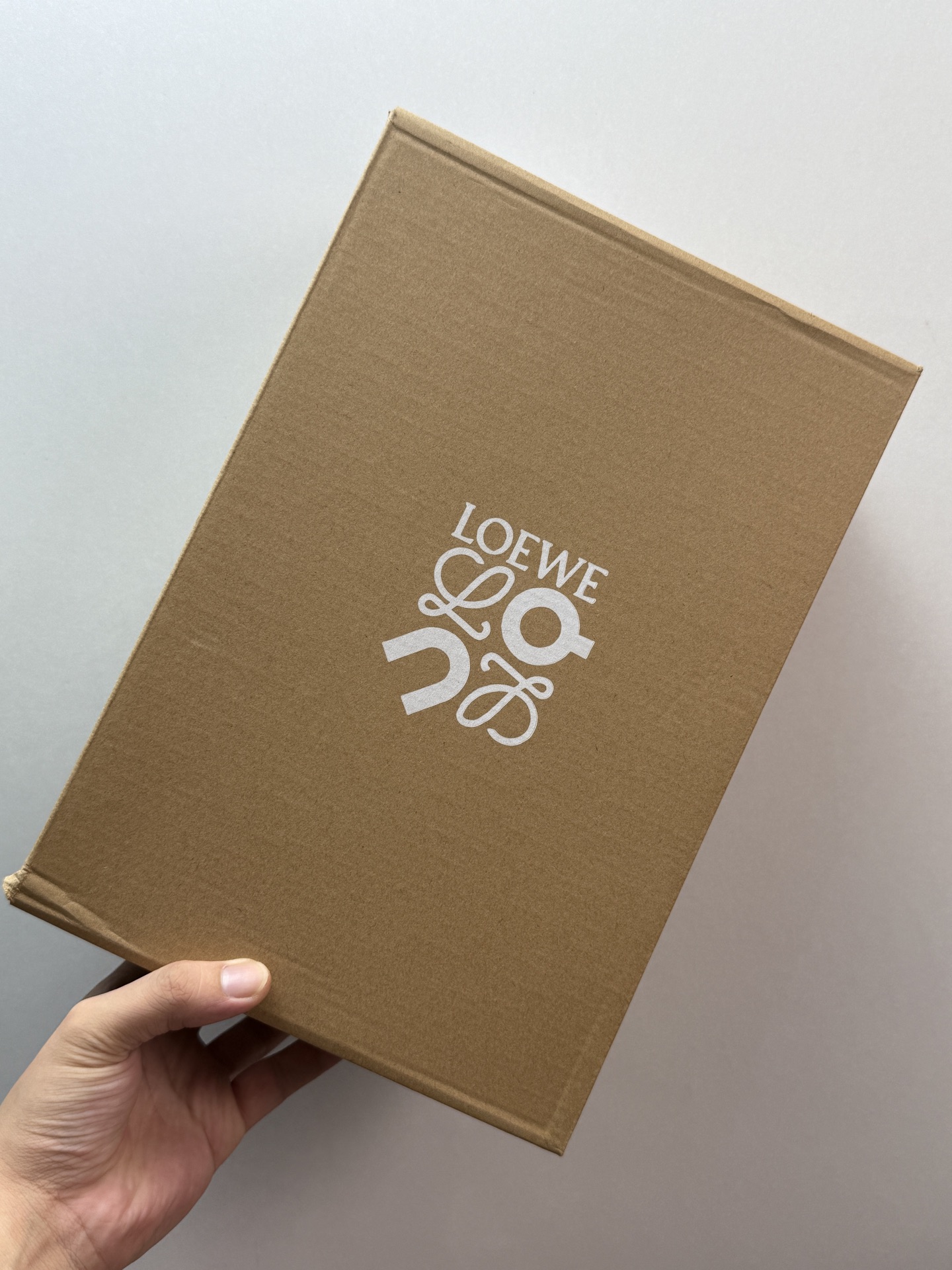 💰280 On昂跑 x LOEWE罗意威 Cloudtilt 2 蓝色

瑞士高端跑鞋品牌  小众热款
国外热度比较高 稀缺货源 上图即是正品
这批非常推荐 工艺很高 质量做工吊打以往所有昂跑鞋
用料扎实 上手厚实 做工细节 成功人士都喜欢穿的一款跑鞋

L929282X17-5102

M929282X17-5102